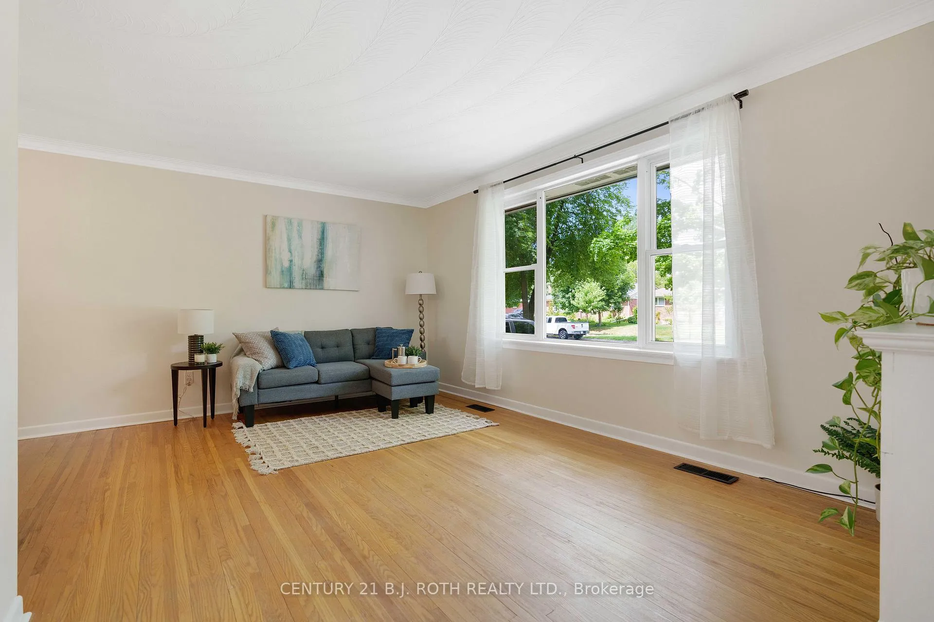 Photo 12 of 23 Alexander Avenue, Barrie, Codrington — HOMEH