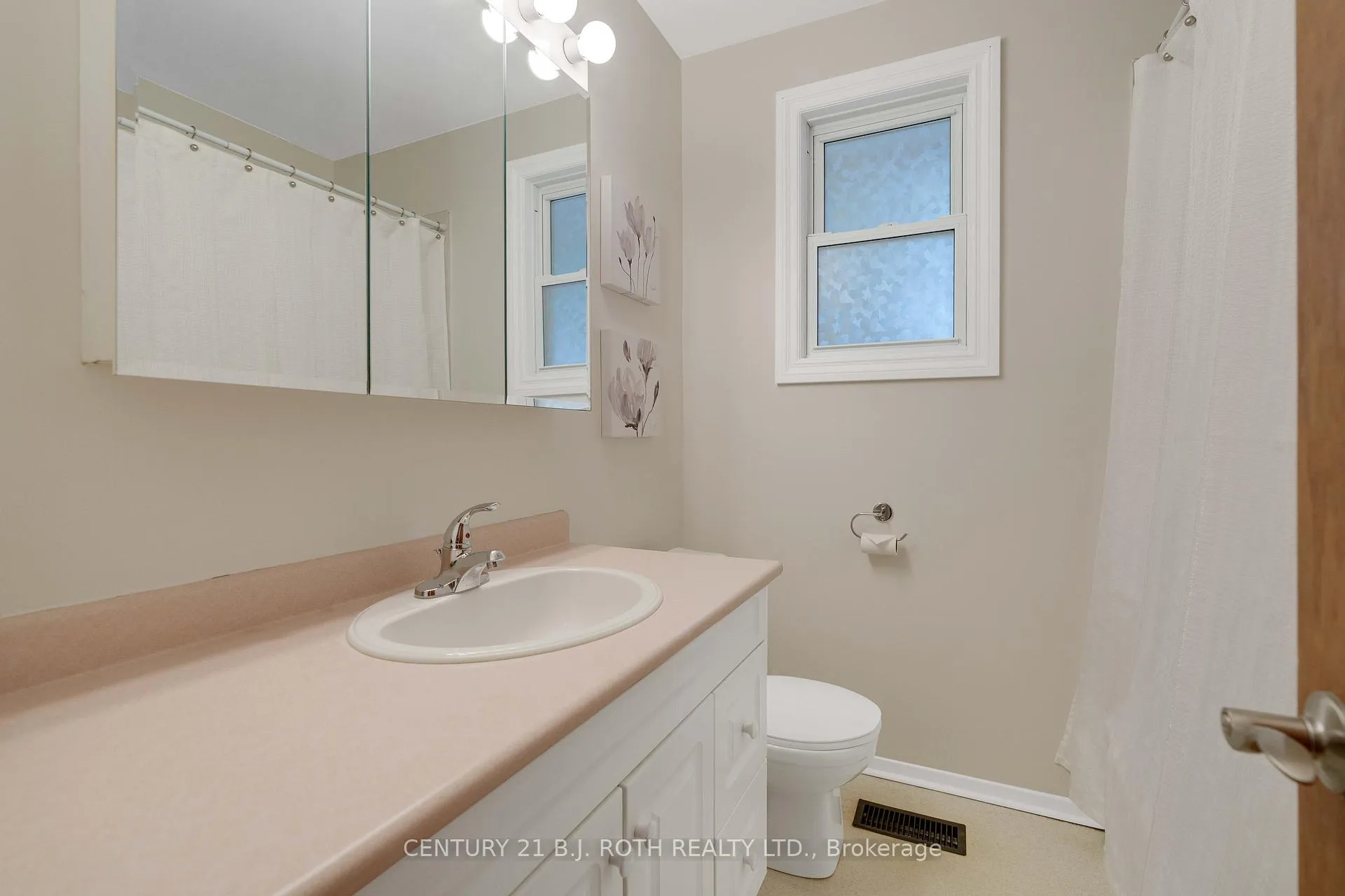 Photo 17 of 23 Alexander Avenue, Barrie, Codrington — HOMEH
