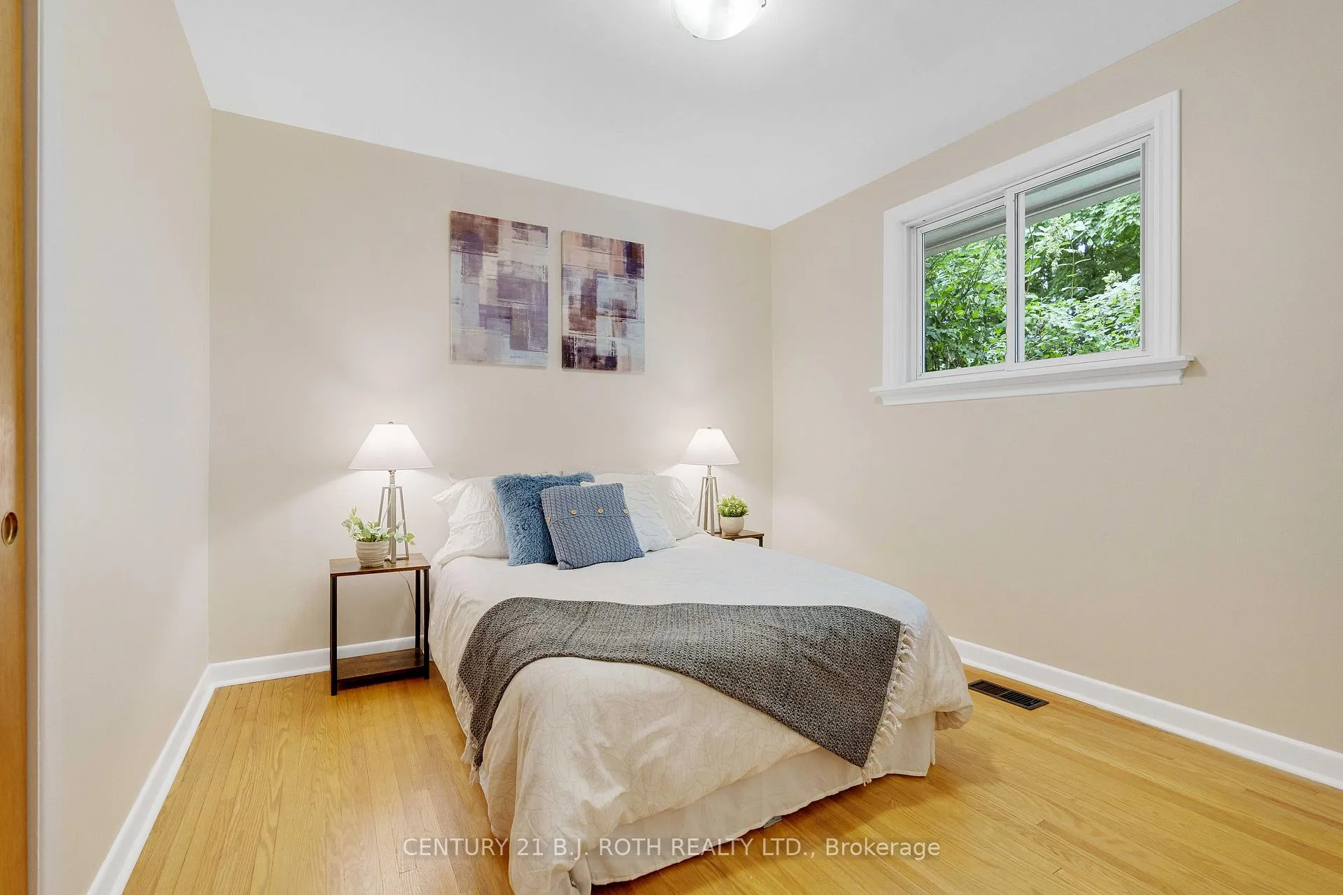 Photo 18 of 23 Alexander Avenue, Barrie, Codrington — HOMEH