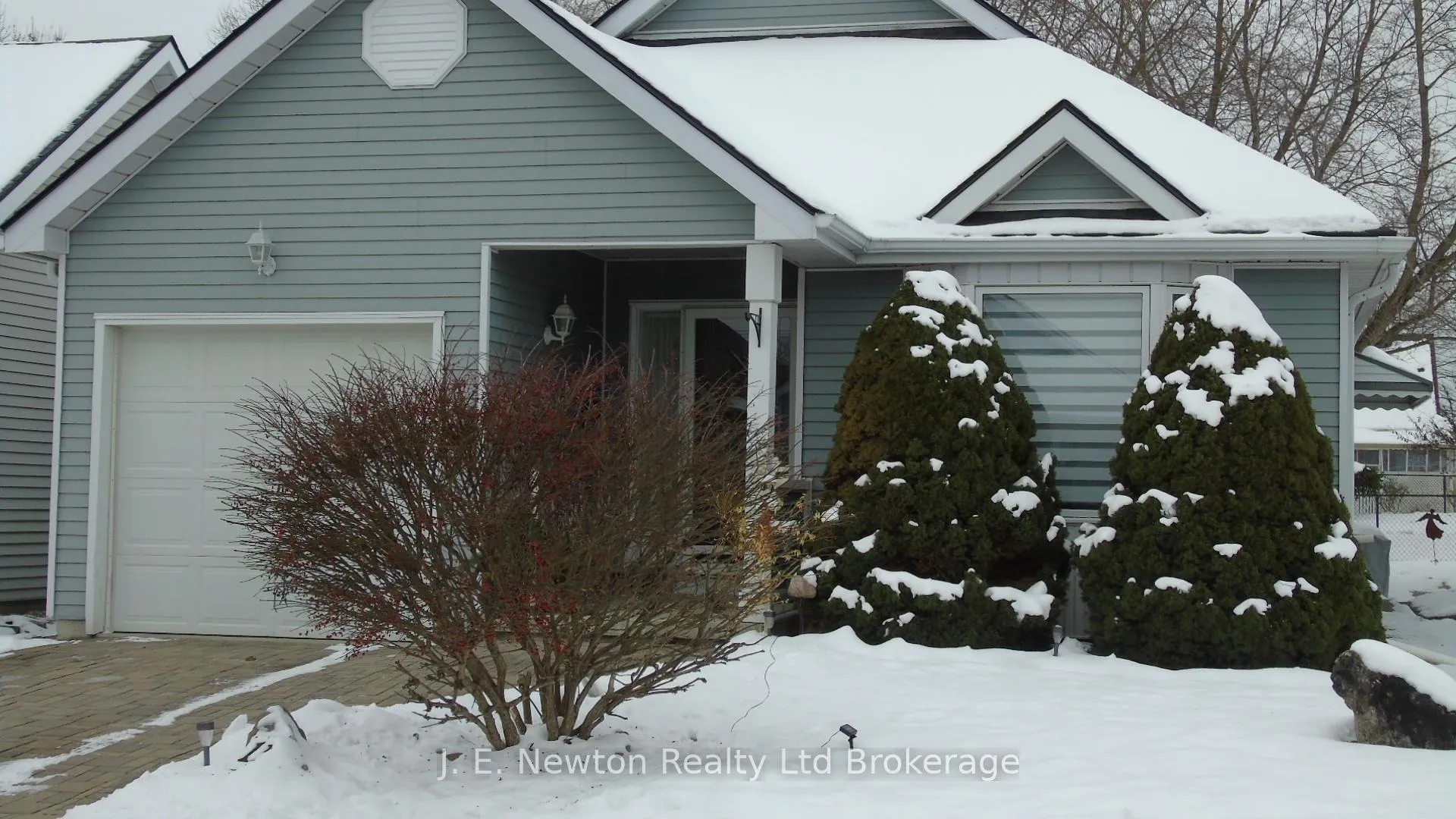Photo 1 of 11 Sinclair Drive, Tillsonburg — HOMEH