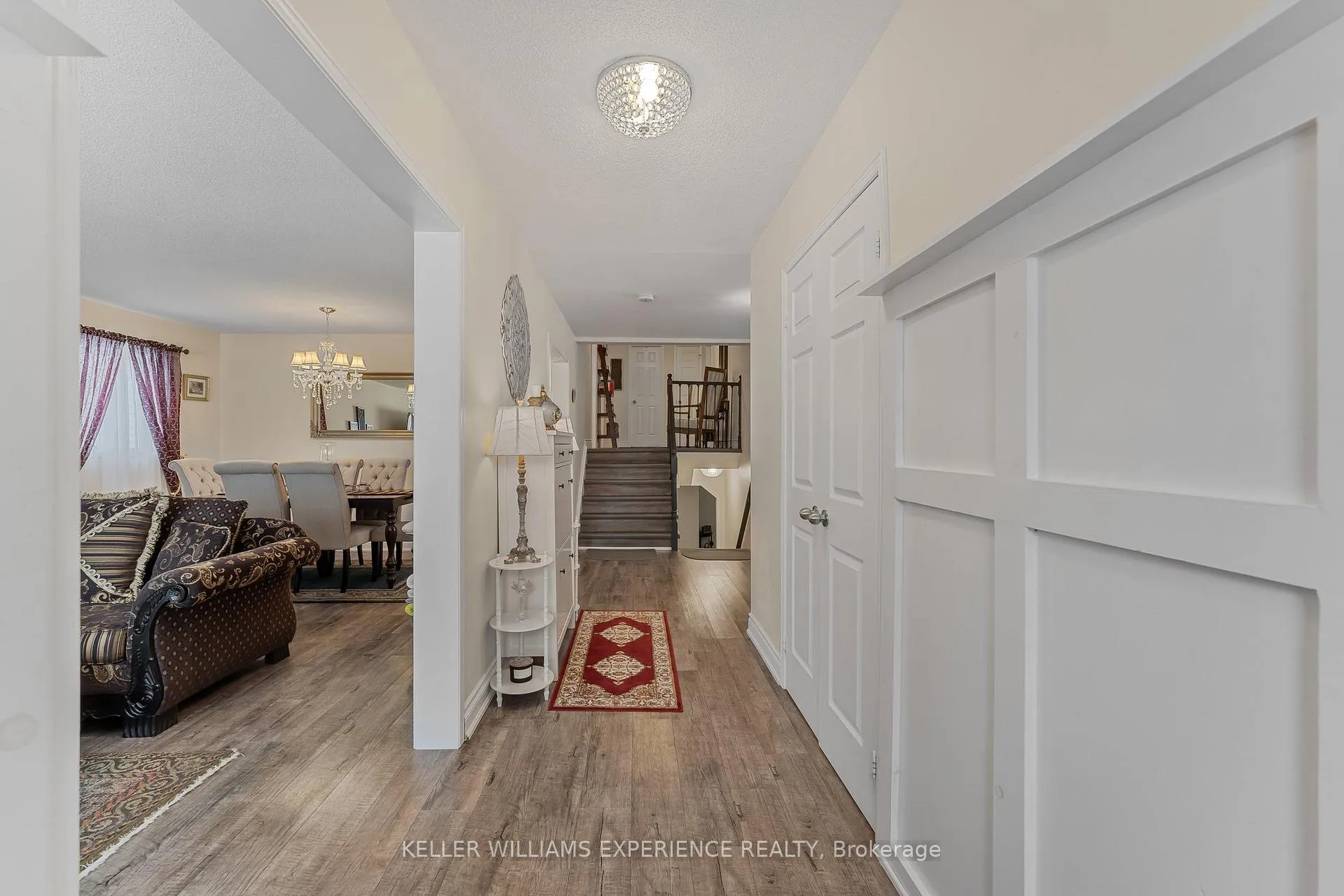 Photo 6 of 36 Engel Crescent, Barrie, Letitia Heights — HOMEH