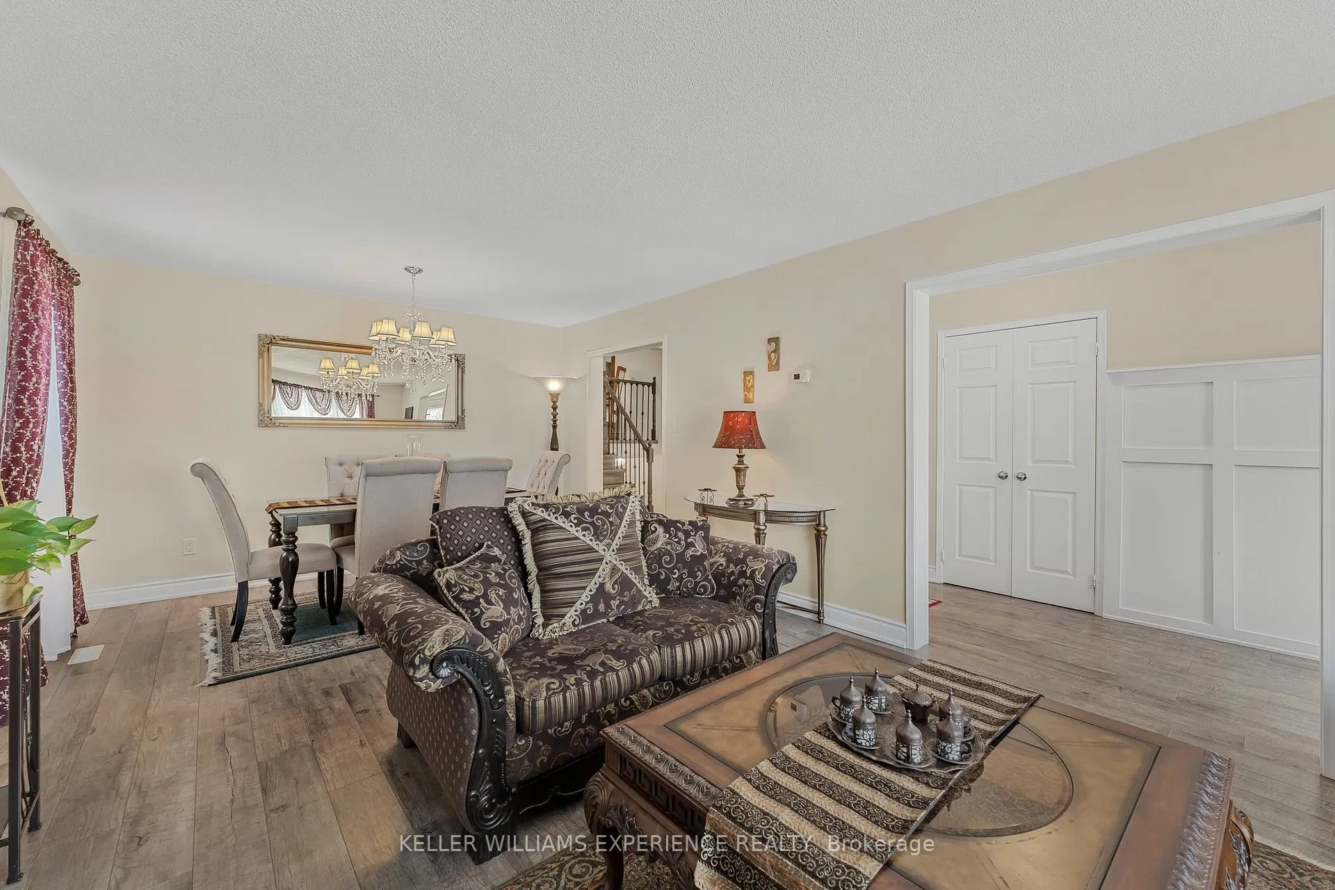 Photo 9 of 36 Engel Crescent, Barrie, Letitia Heights — HOMEH