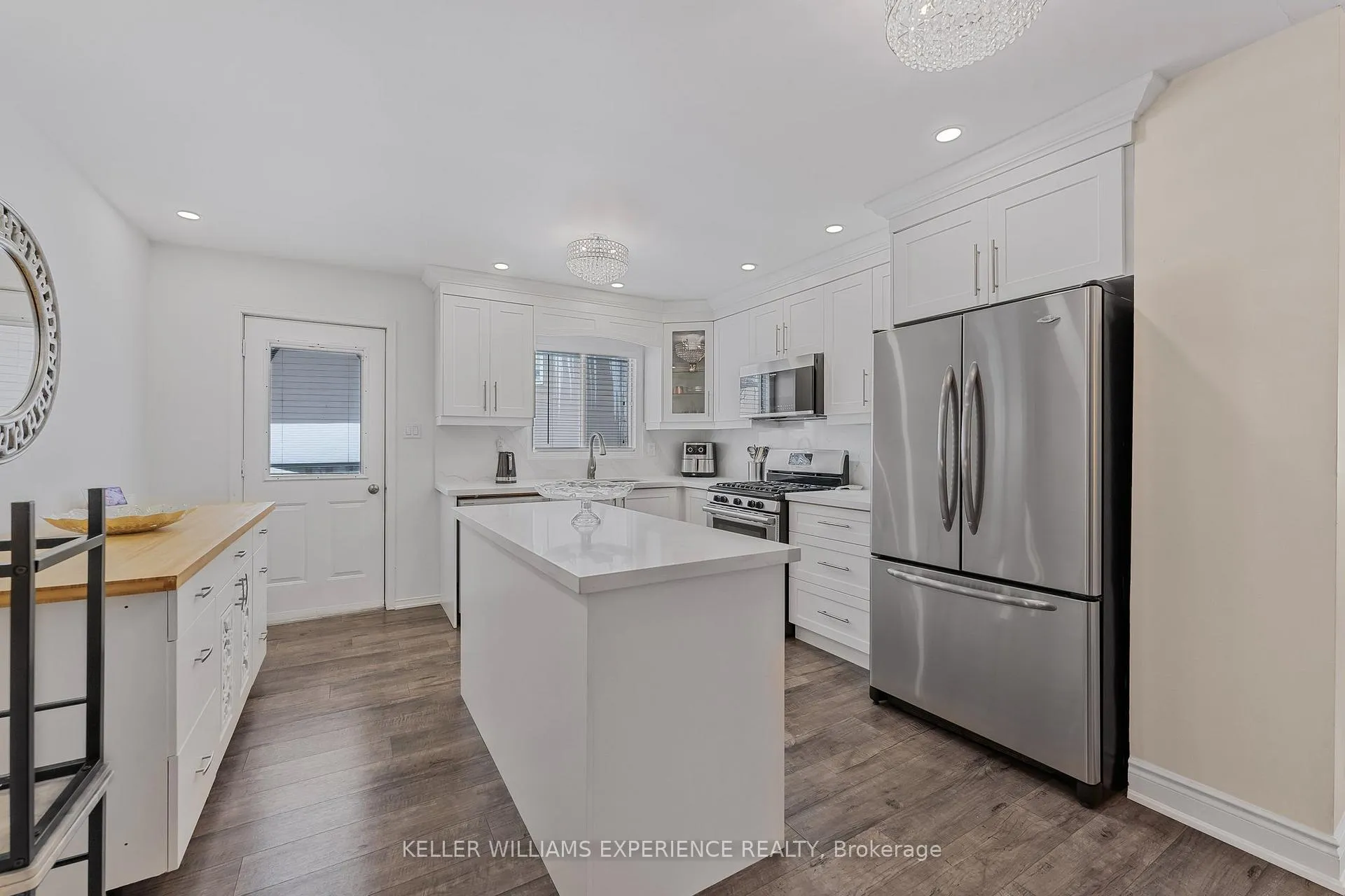 Photo 15 of 36 Engel Crescent, Barrie, Letitia Heights — HOMEH