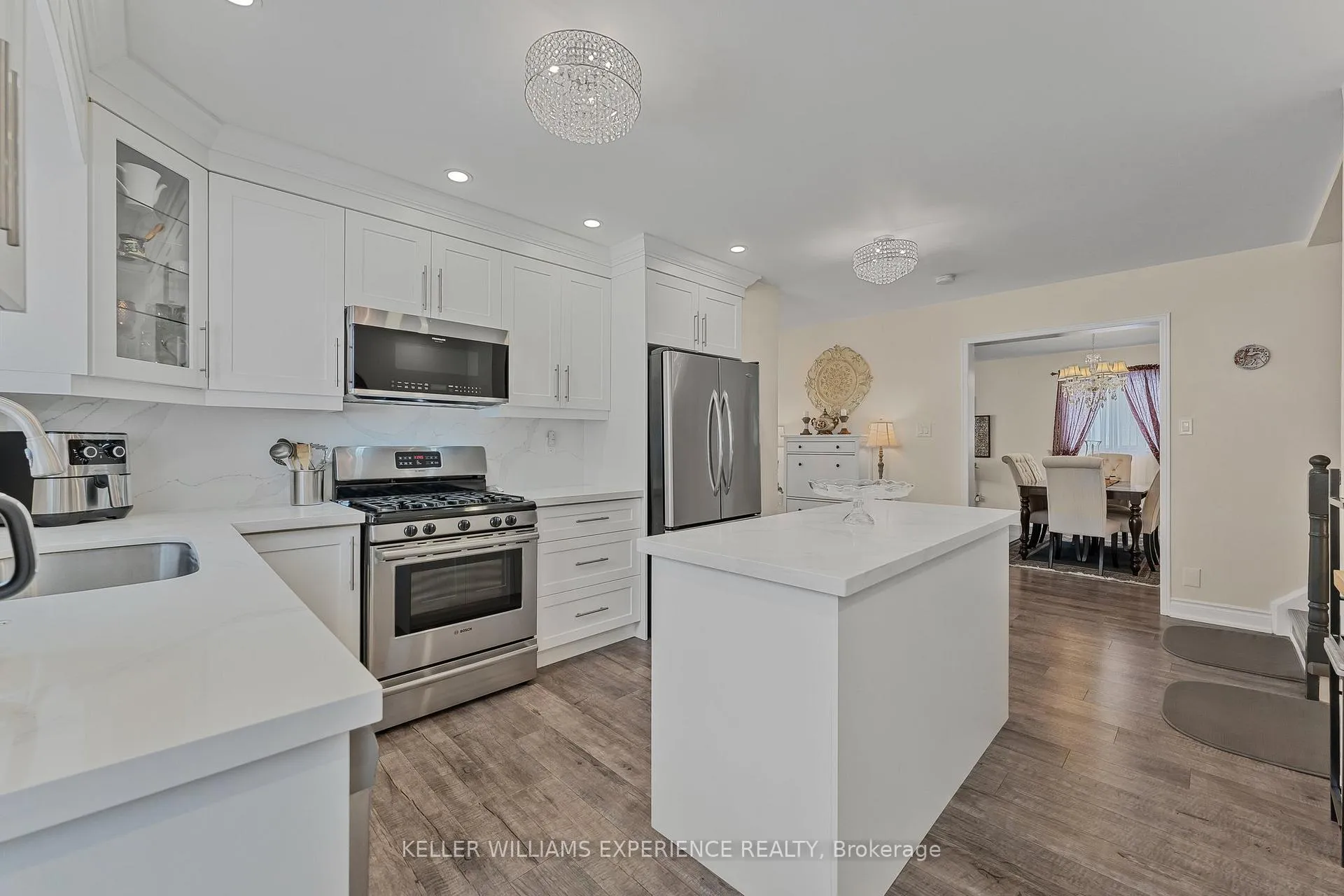 Photo 16 of 36 Engel Crescent, Barrie, Letitia Heights — HOMEH