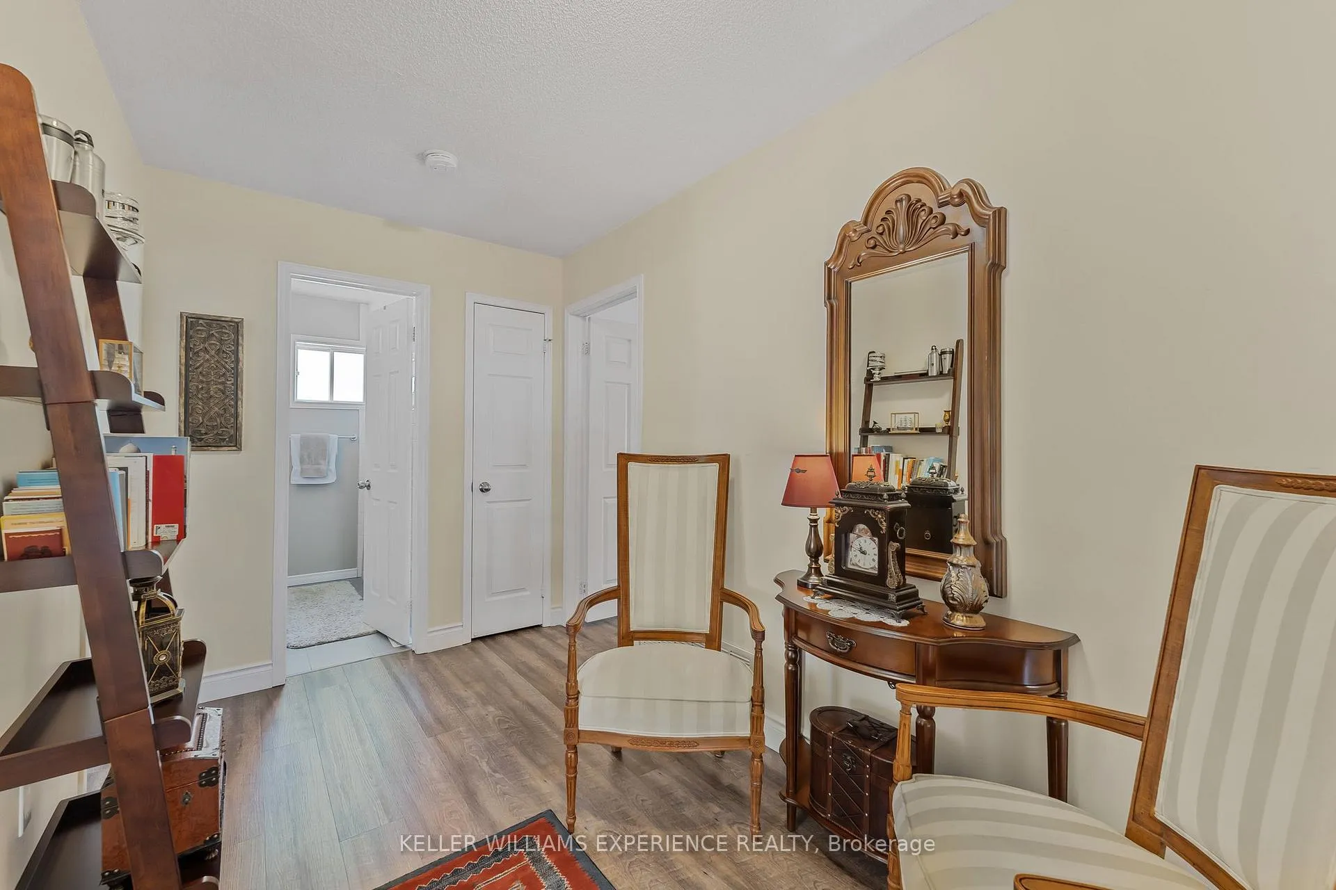 Photo 19 of 36 Engel Crescent, Barrie, Letitia Heights — HOMEH