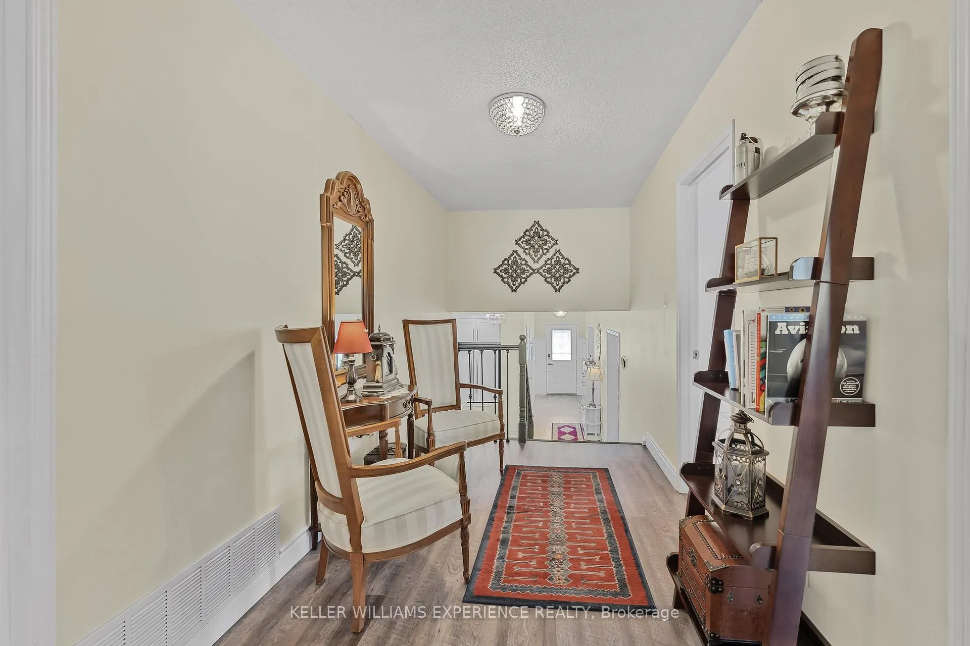 Photo 20 of 36 Engel Crescent, Barrie, Letitia Heights — HOMEH