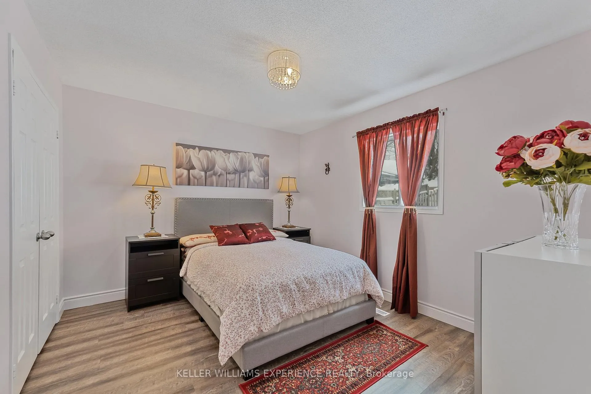 Photo 23 of 36 Engel Crescent, Barrie, Letitia Heights — HOMEH