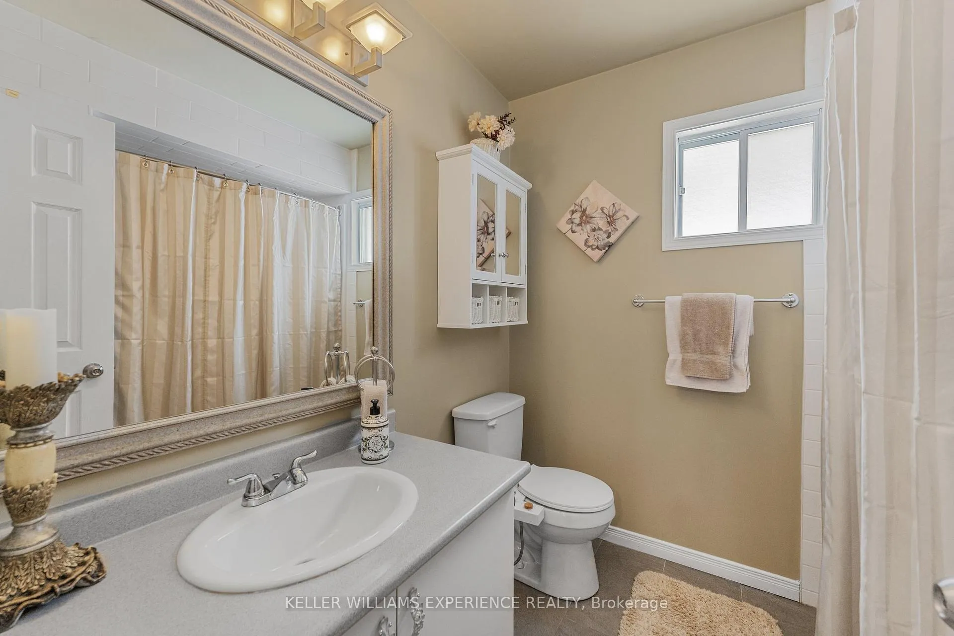 Photo 25 of 36 Engel Crescent, Barrie, Letitia Heights — HOMEH
