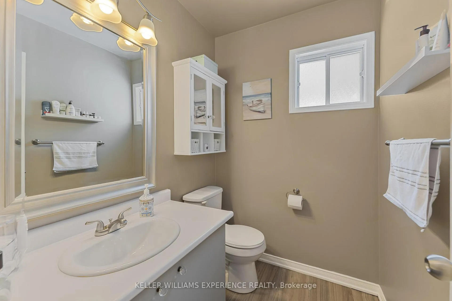 Photo 28 of 36 Engel Crescent, Barrie, Letitia Heights — HOMEH