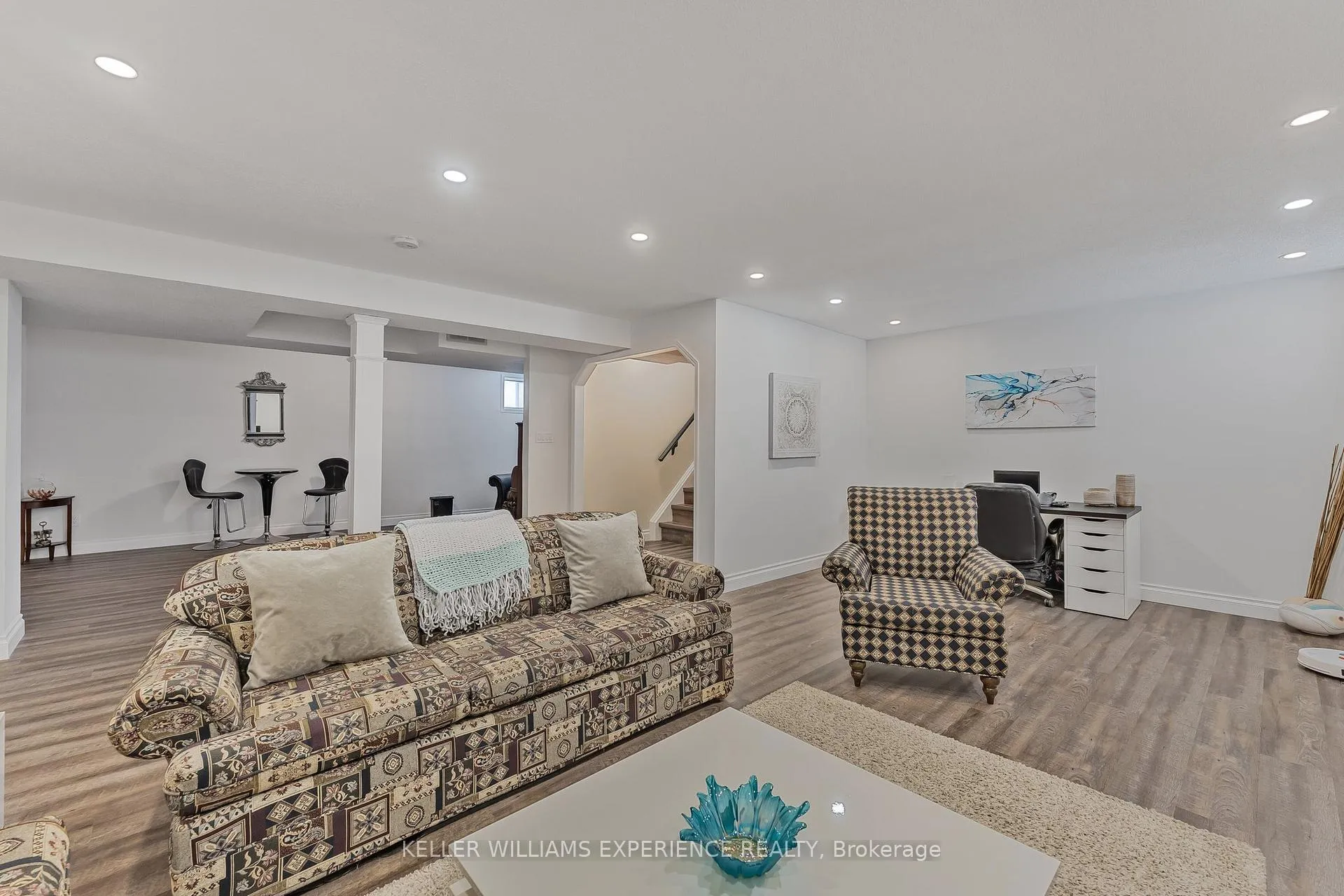 Photo 31 of 36 Engel Crescent, Barrie, Letitia Heights — HOMEH