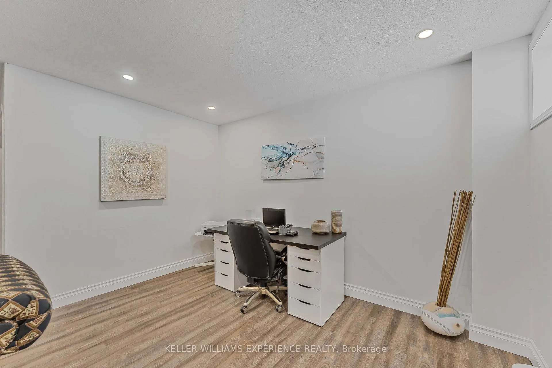 Photo 34 of 36 Engel Crescent, Barrie, Letitia Heights — HOMEH