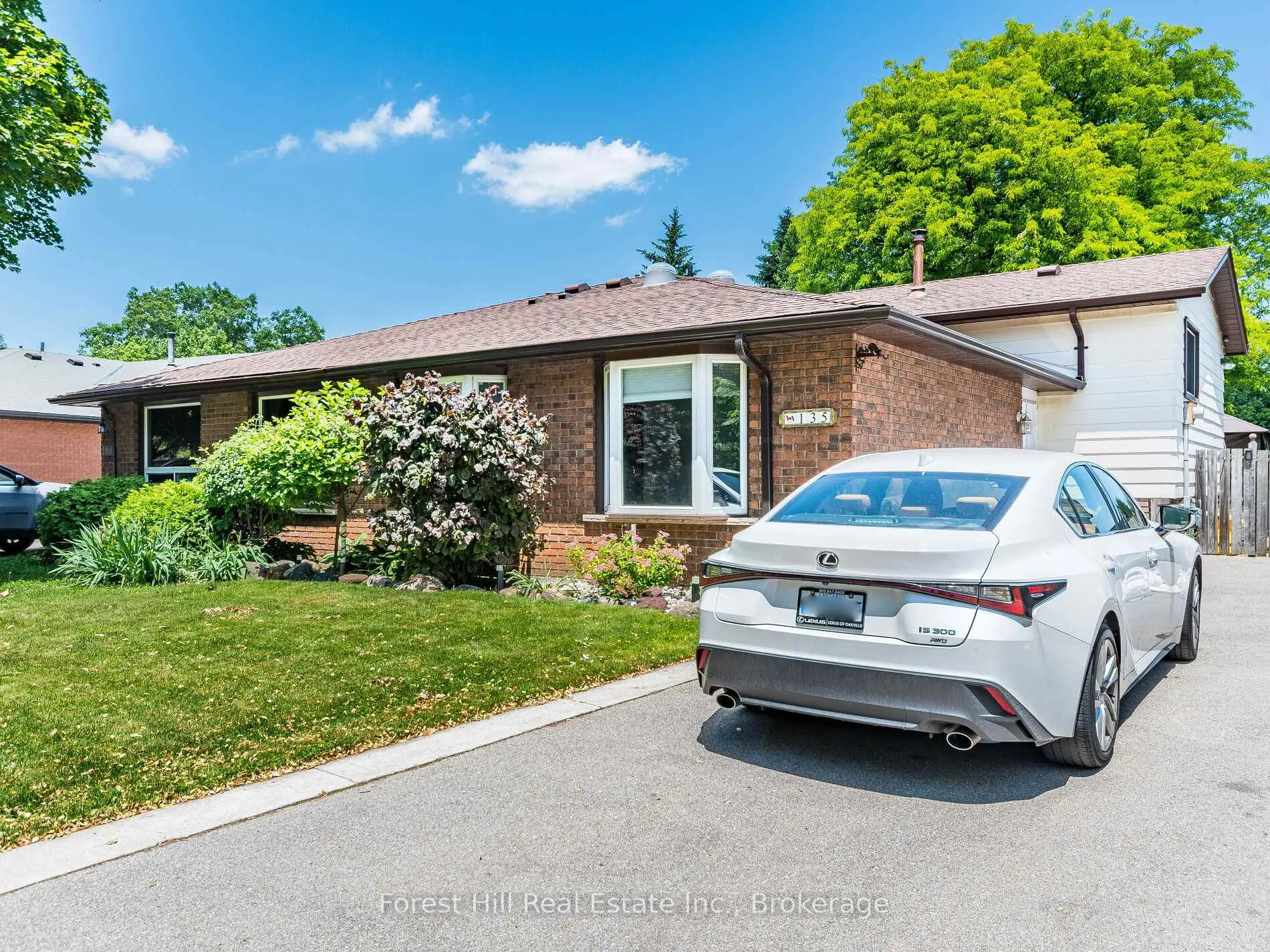 Photo 1 of 135 Cranbrook Drive, Hamilton, Gilkson — HOMEH