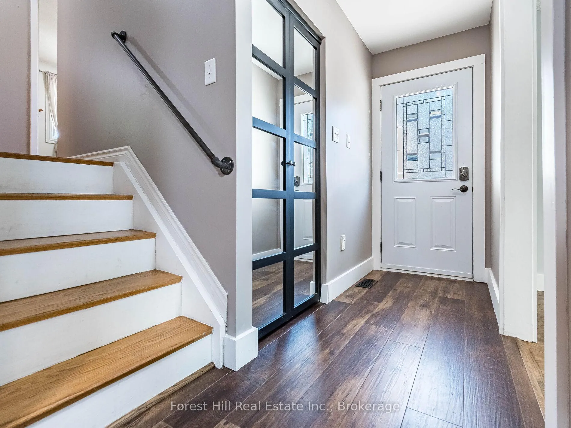 Photo 4 of 135 Cranbrook Drive, Hamilton, Gilkson — HOMEH