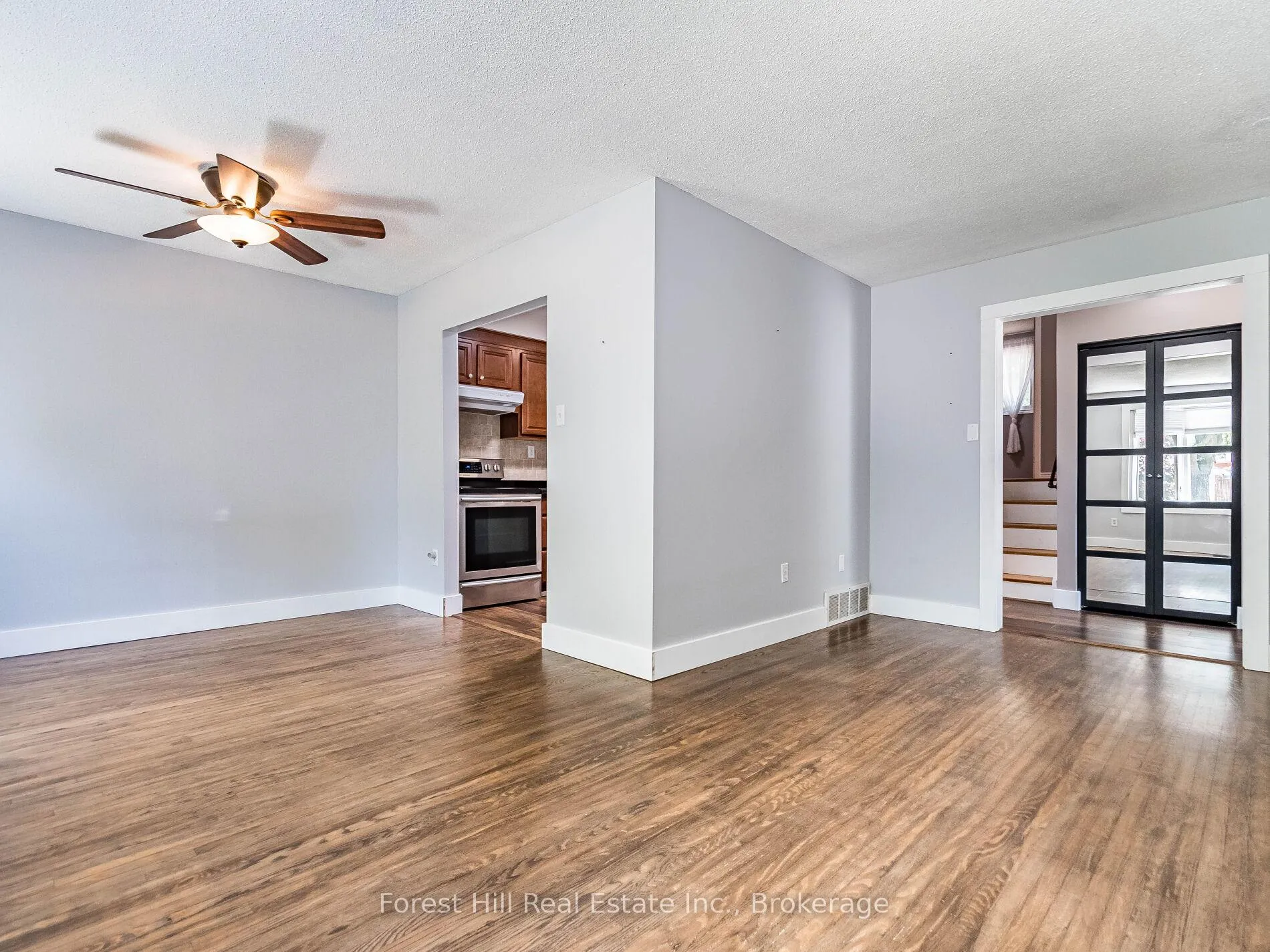 Photo 8 of 135 Cranbrook Drive, Hamilton, Gilkson — HOMEH