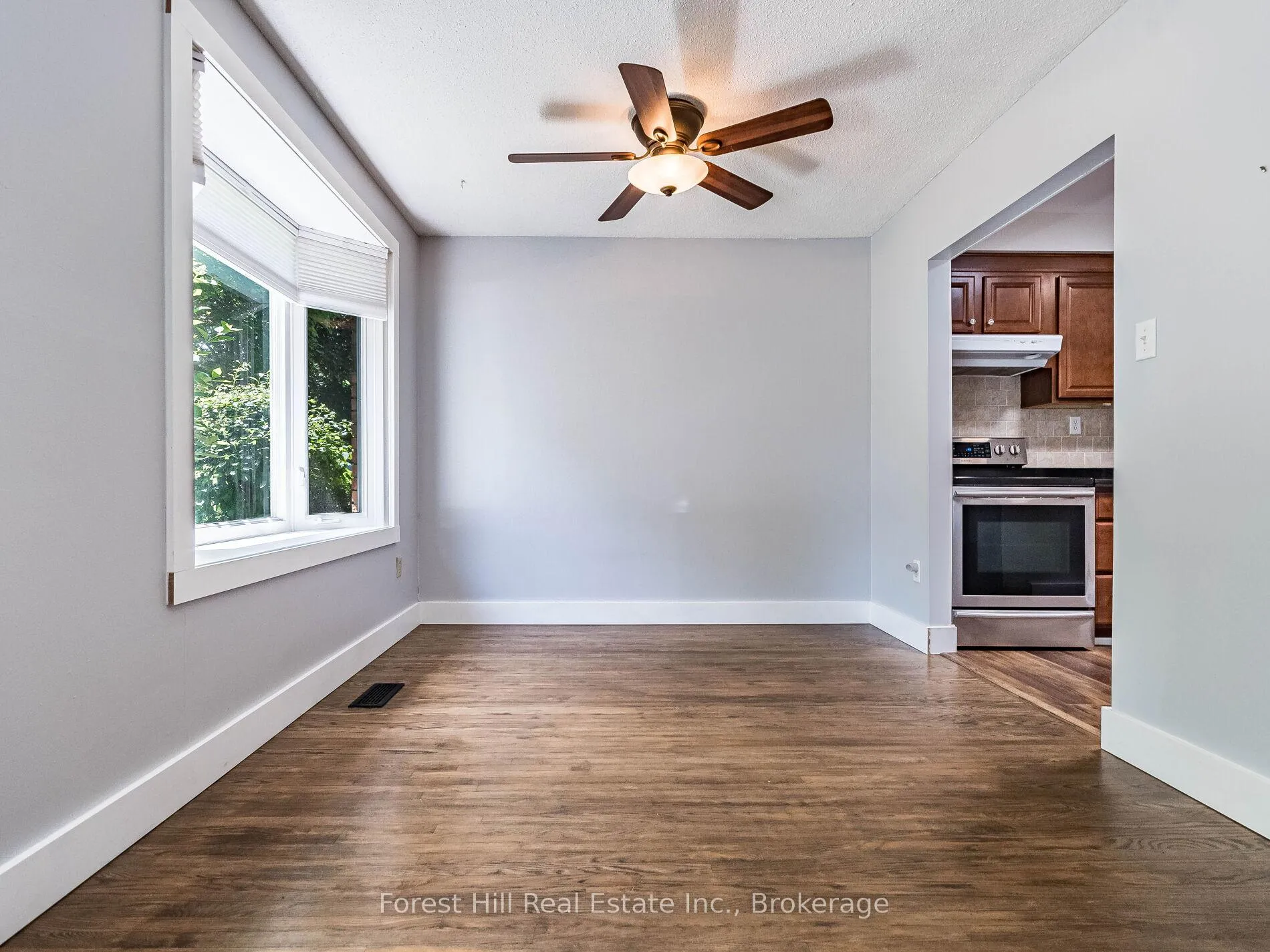 Photo 9 of 135 Cranbrook Drive, Hamilton, Gilkson — HOMEH