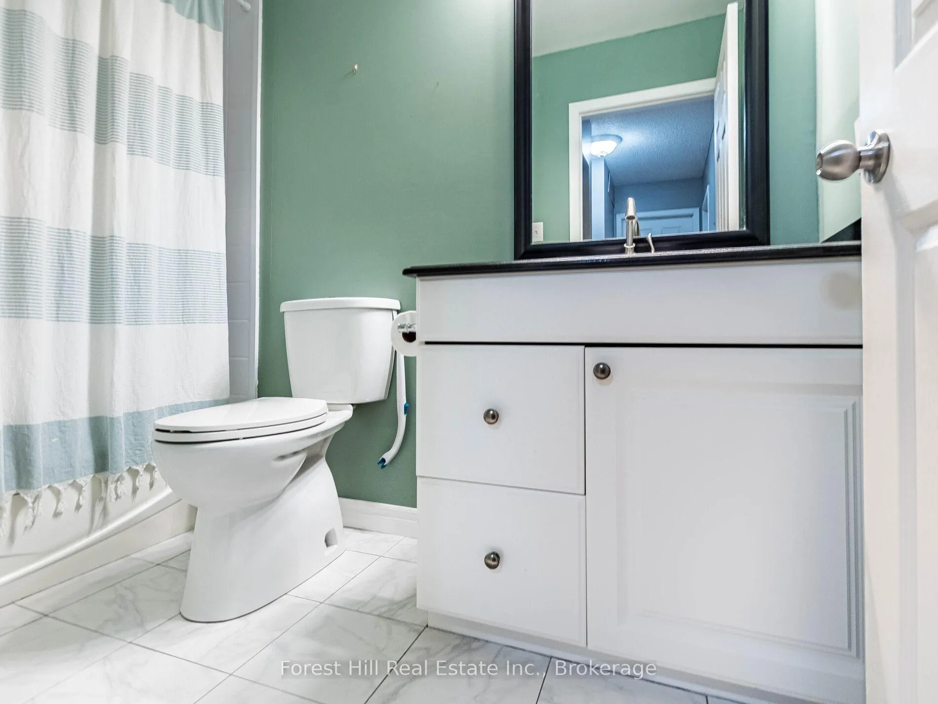 Photo 19 of 135 Cranbrook Drive, Hamilton, Gilkson — HOMEH