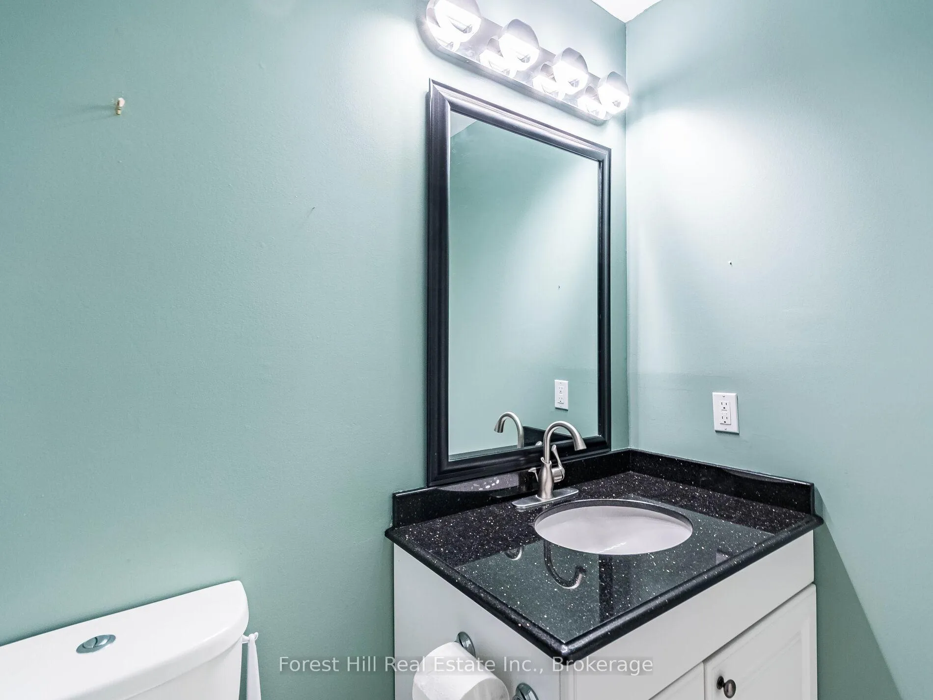 Photo 20 of 135 Cranbrook Drive, Hamilton, Gilkson — HOMEH