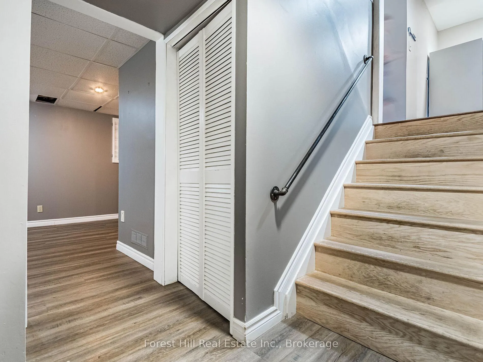 Photo 25 of 135 Cranbrook Drive, Hamilton, Gilkson — HOMEH