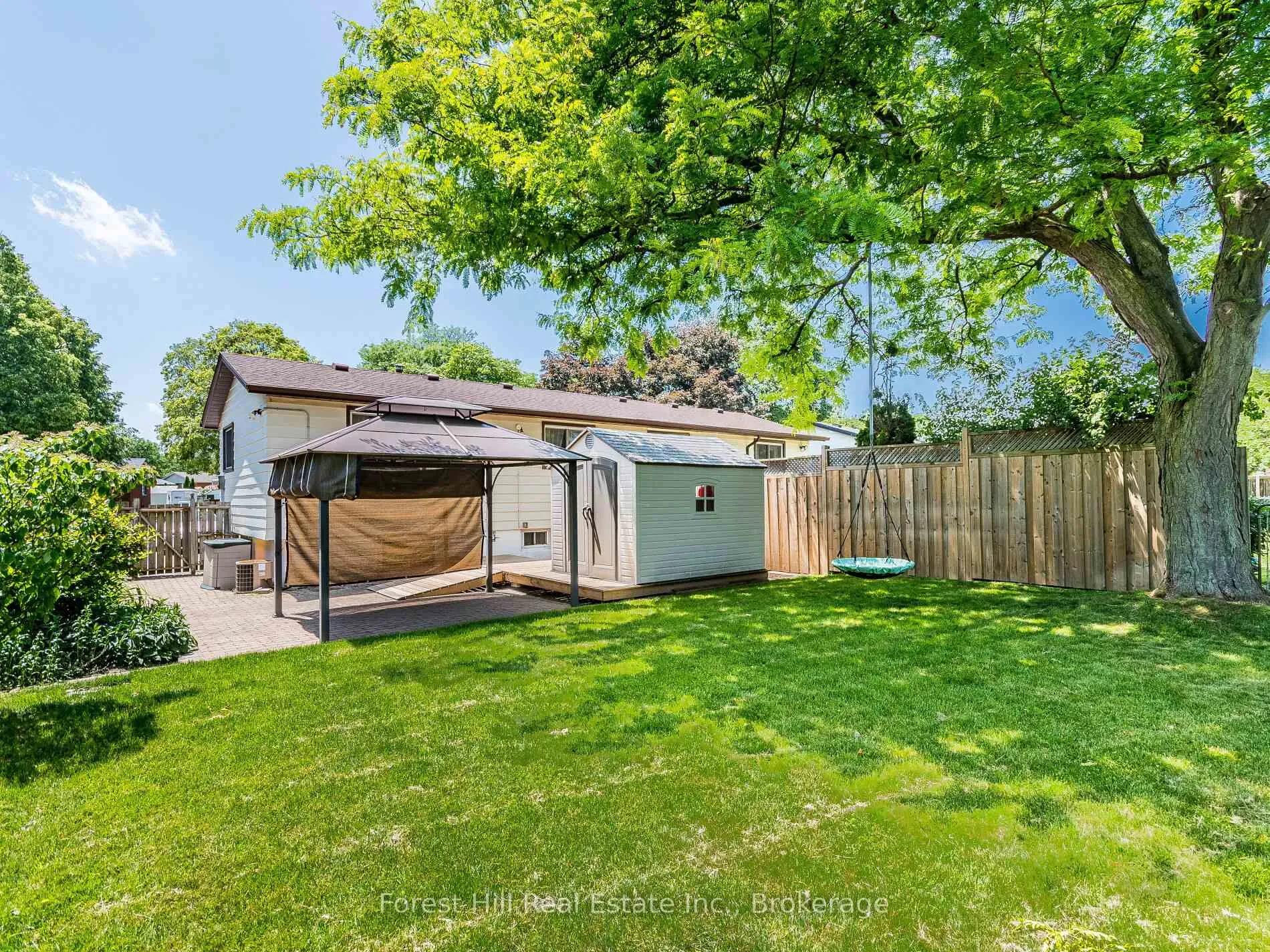 Photo 28 of 135 Cranbrook Drive, Hamilton, Gilkson — HOMEH