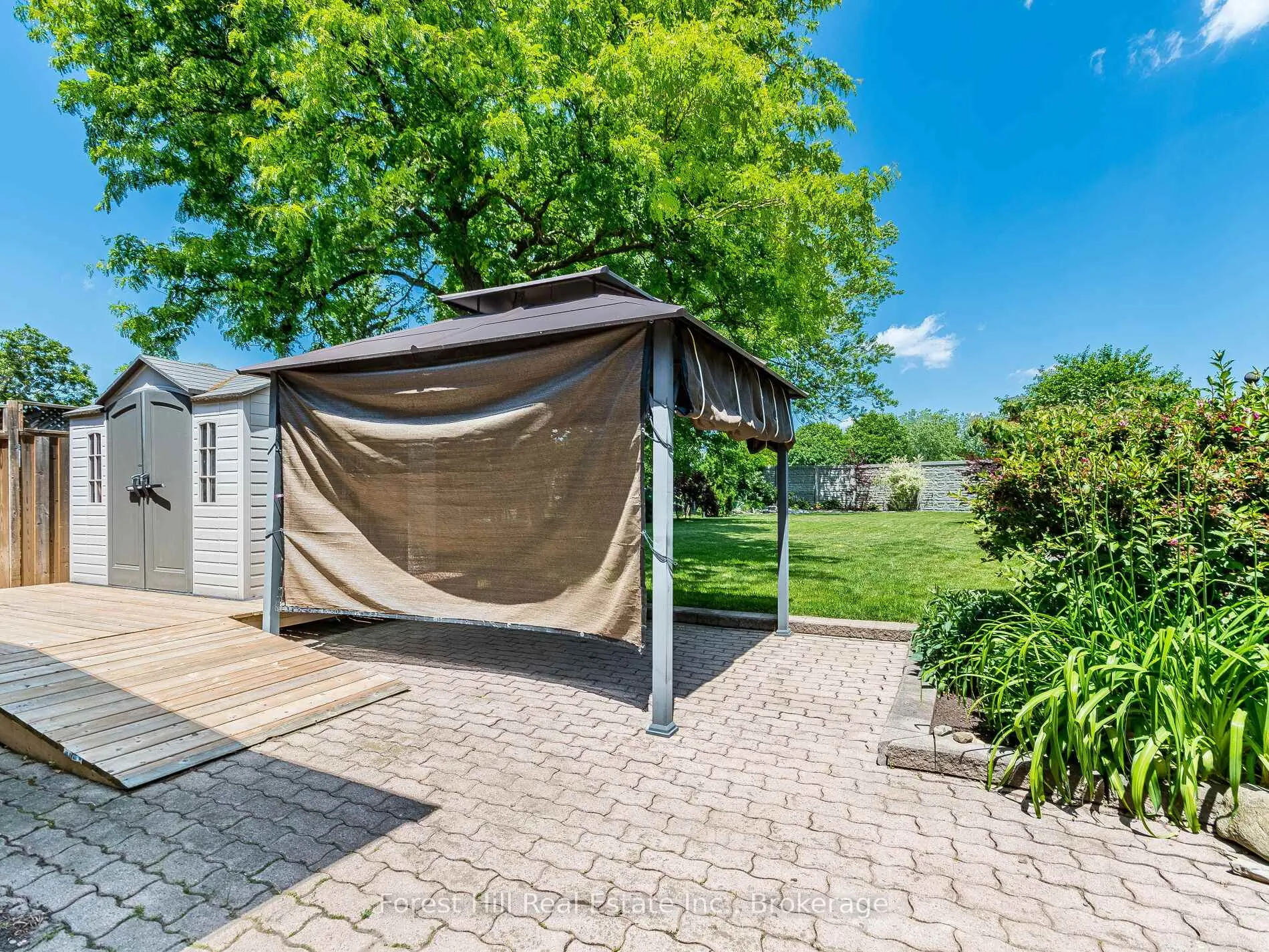 Photo 31 of 135 Cranbrook Drive, Hamilton, Gilkson — HOMEH