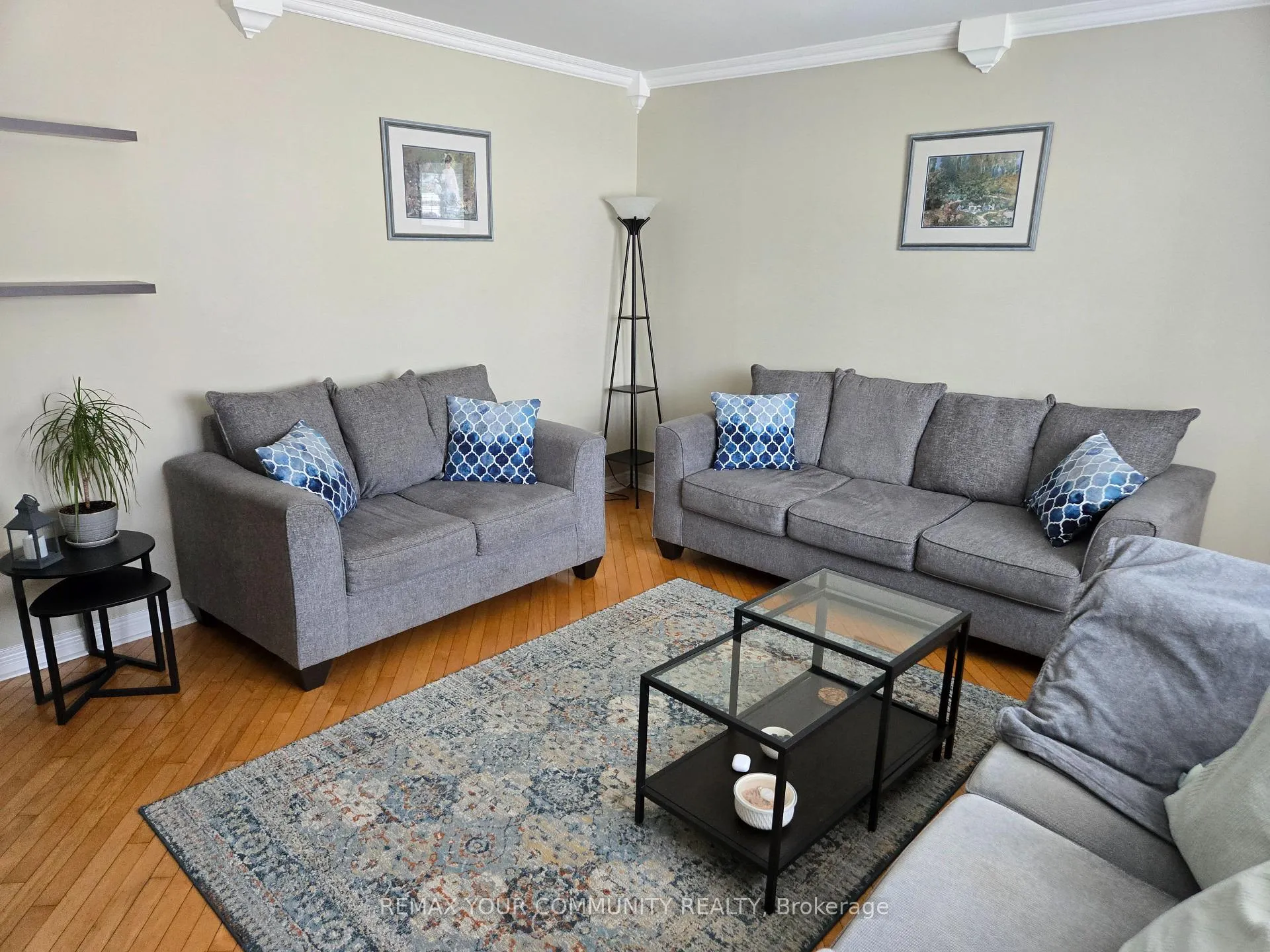 Photo 6 of Unit Main Floor, 18 Collins Crescent, Aurora, Aurora Heights — HOMEH