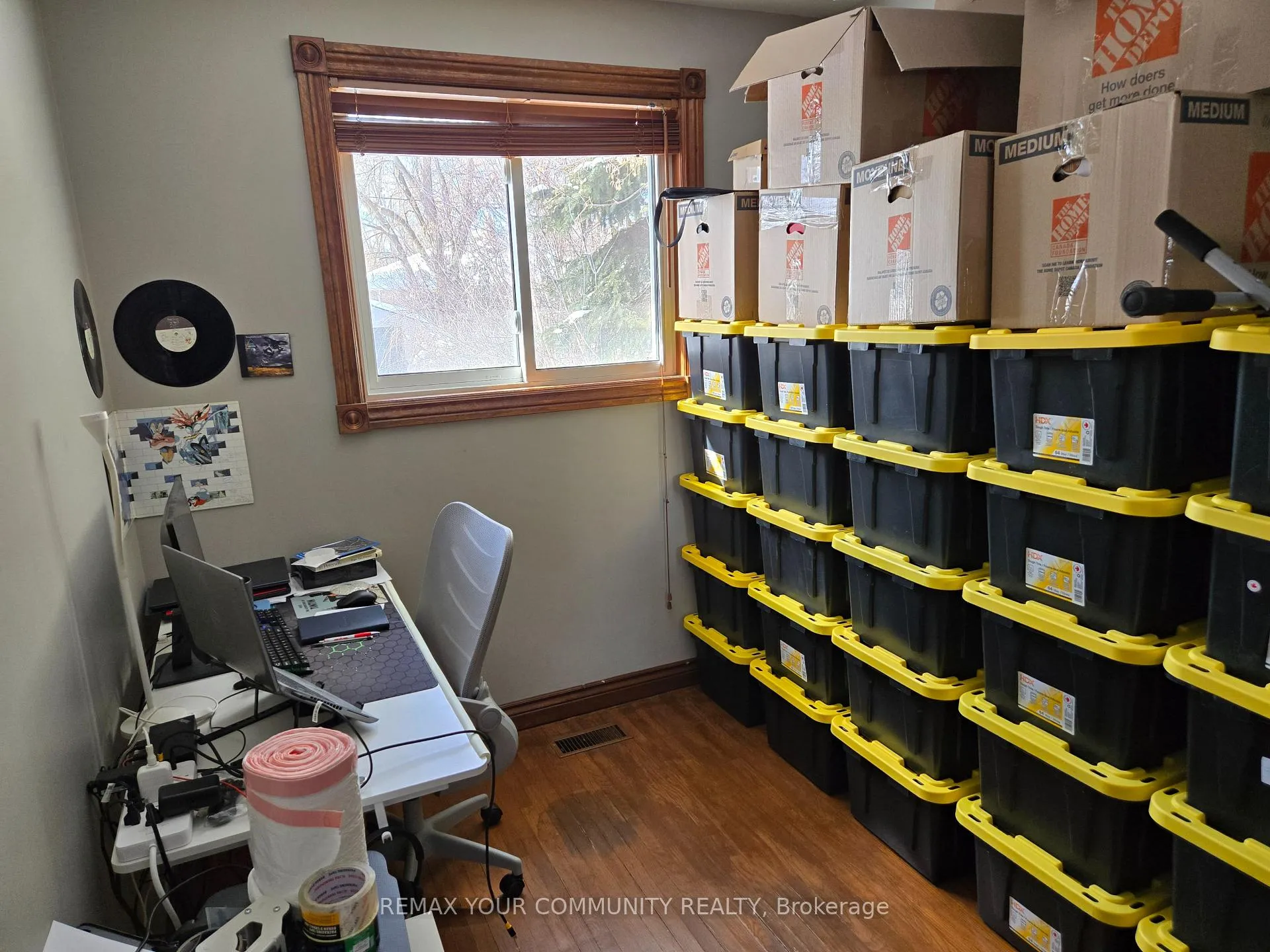 Photo 9 of Unit Main Floor, 18 Collins Crescent, Aurora, Aurora Heights — HOMEH