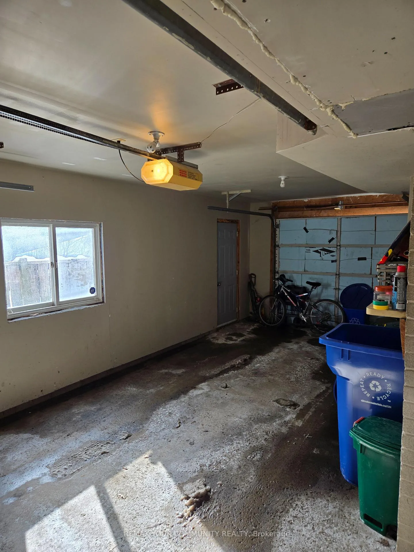 Photo 19 of Unit Main Floor, 18 Collins Crescent, Aurora, Aurora Heights — HOMEH