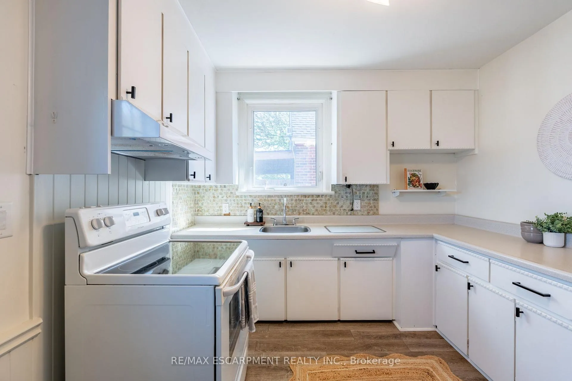 Photo 11 of 167 Rodgers Road, Hamilton, Glenview — HOMEH