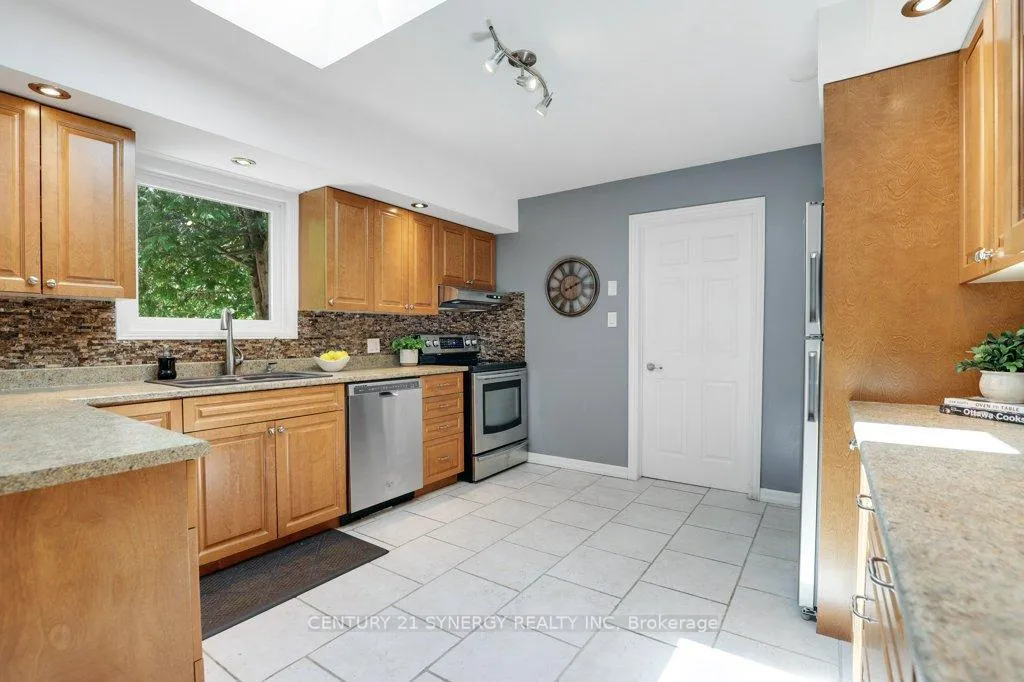 Photo 10 of 1106 Dunning Road, Ottawa, Cumberland Ridge — HOMEH