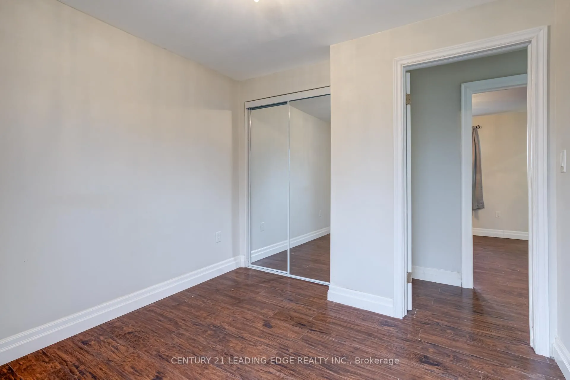 Photo 8 of 424 Upper Wentworth Street, Hamilton, Inch Park — HOMEH