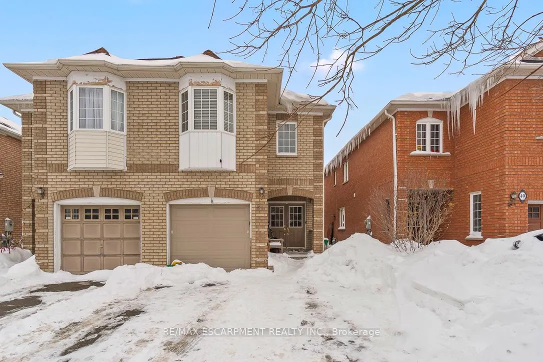 Photo 2 of 51 Olde Town Road, Brampton, Fletcher's Creek Village — HOMEH