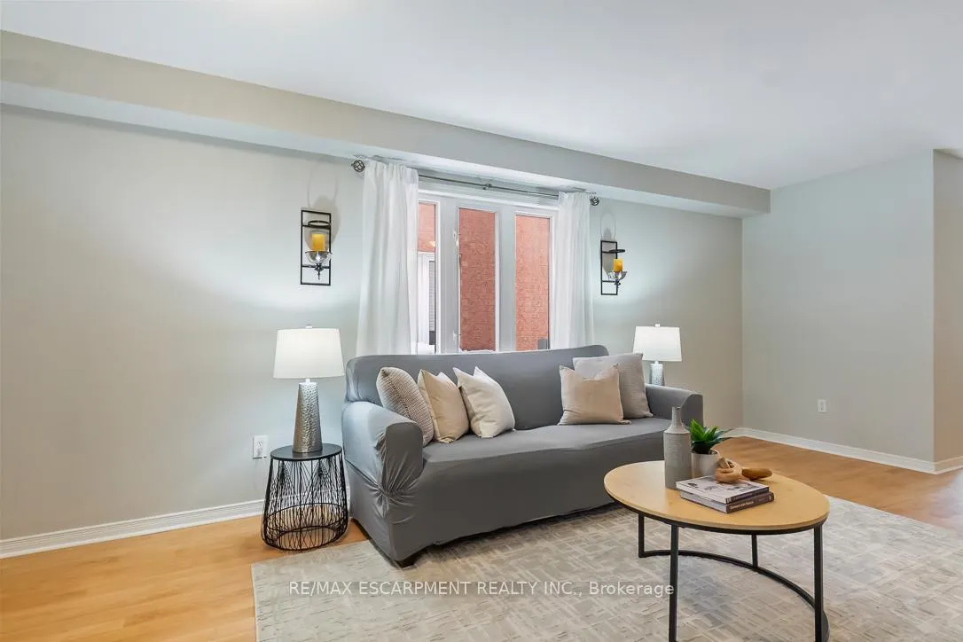 Photo 5 of 51 Olde Town Road, Brampton, Fletcher's Creek Village — HOMEH