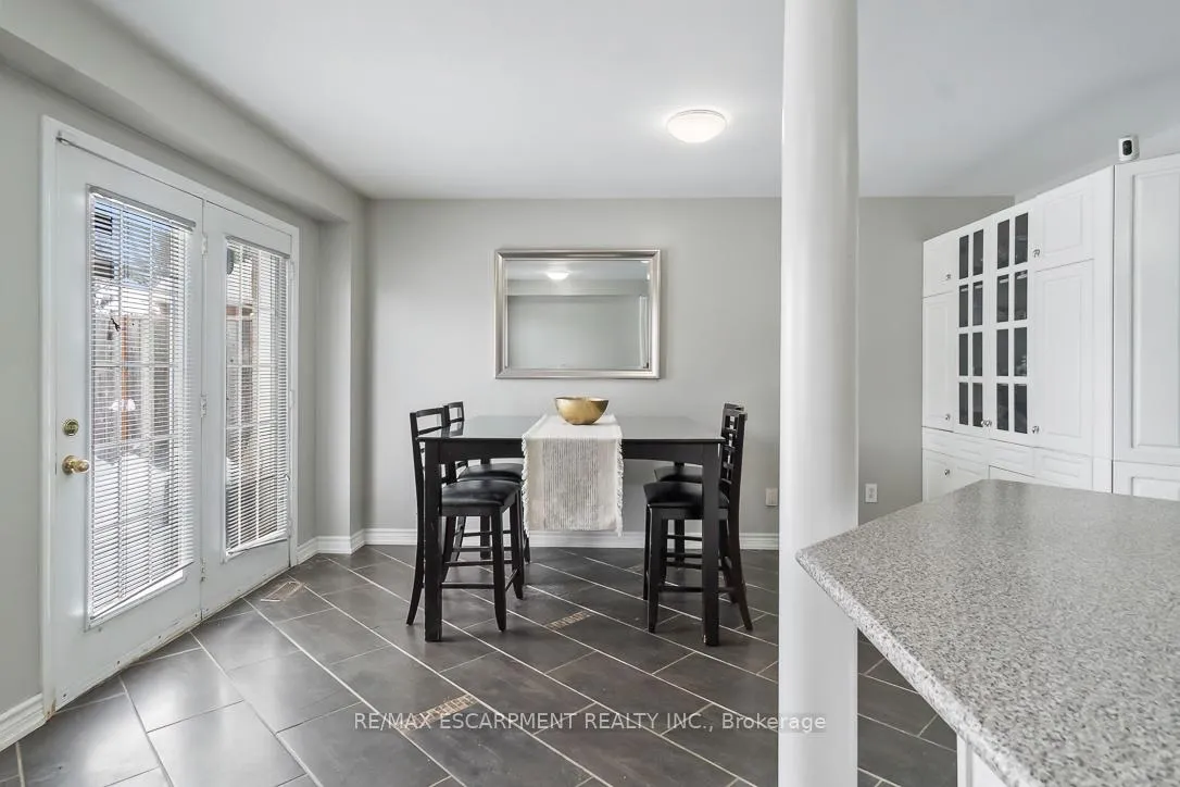 Photo 12 of 51 Olde Town Road, Brampton, Fletcher's Creek Village — HOMEH