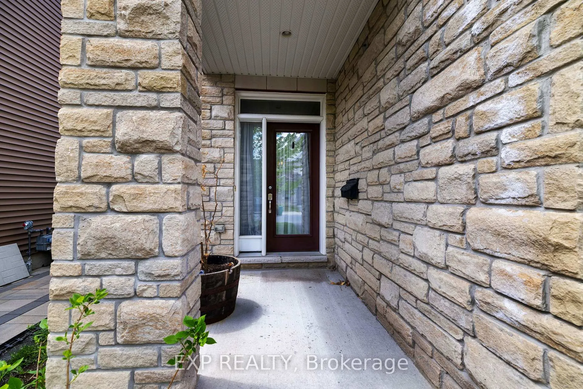 Photo 3 of 613 Willowmere Way, Ottawa, Blossom Park/Kemp Park/Findlay Creek — HOMEH