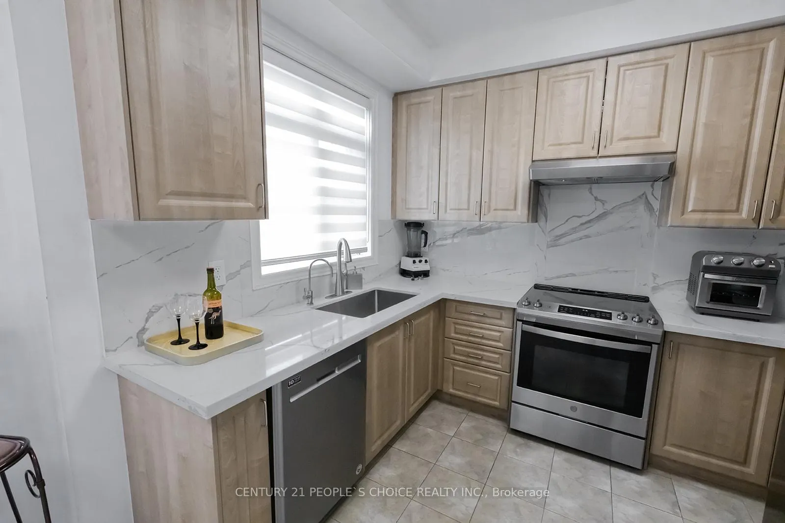 Photo 16 of 102 Roy Grove Way, Markham, Greensborough — HOMEH