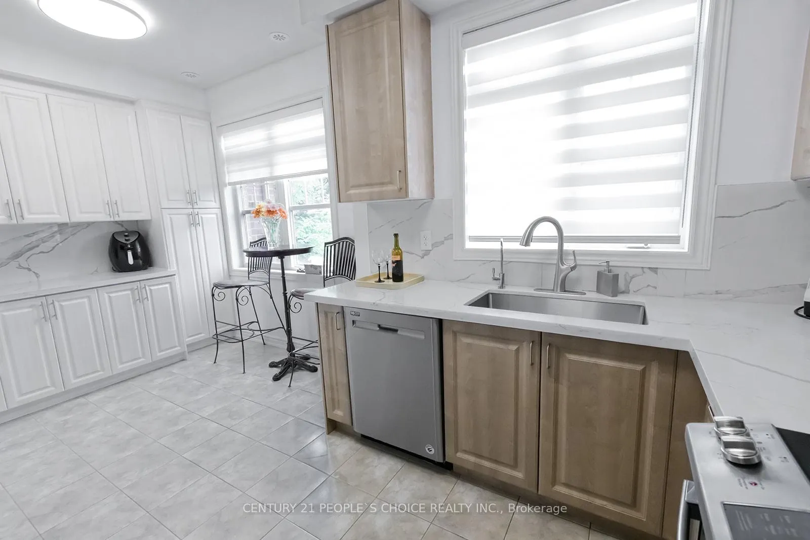 Photo 17 of 102 Roy Grove Way, Markham, Greensborough — HOMEH