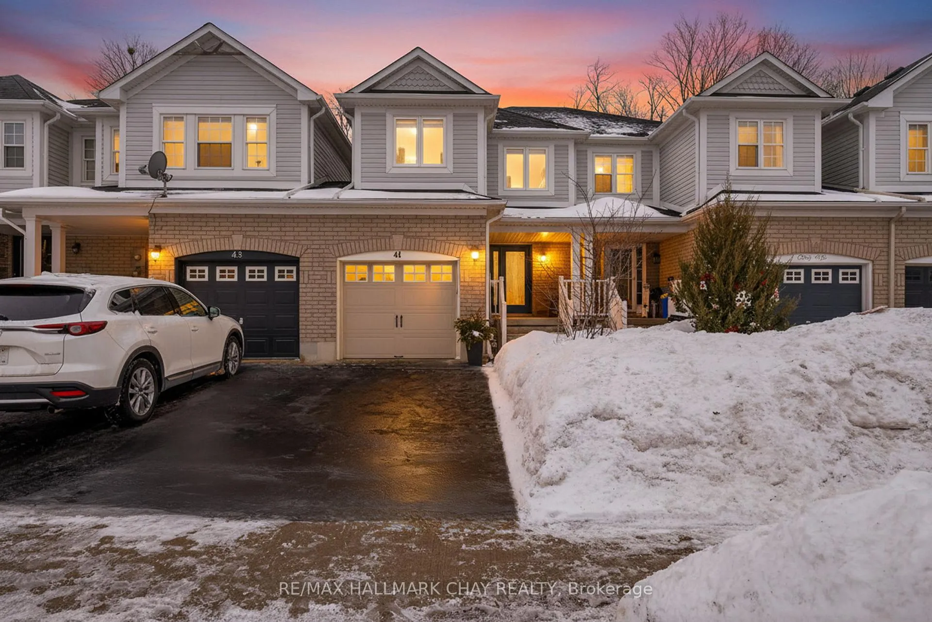Photo 1 of 41 Winchester Terrace, Barrie, Rural Barrie Southeast — HOMEH