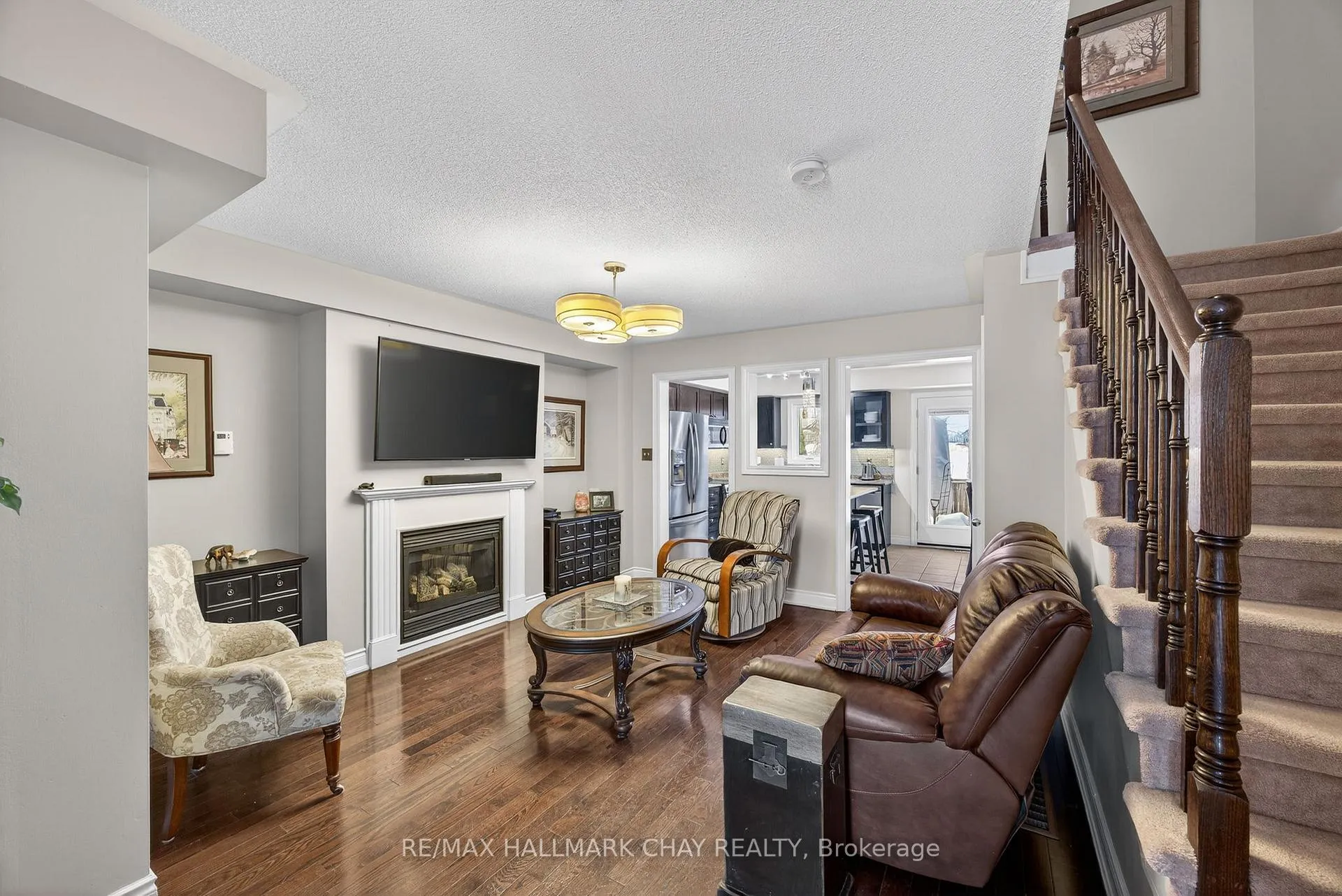 Photo 4 of 41 Winchester Terrace, Barrie, Rural Barrie Southeast — HOMEH
