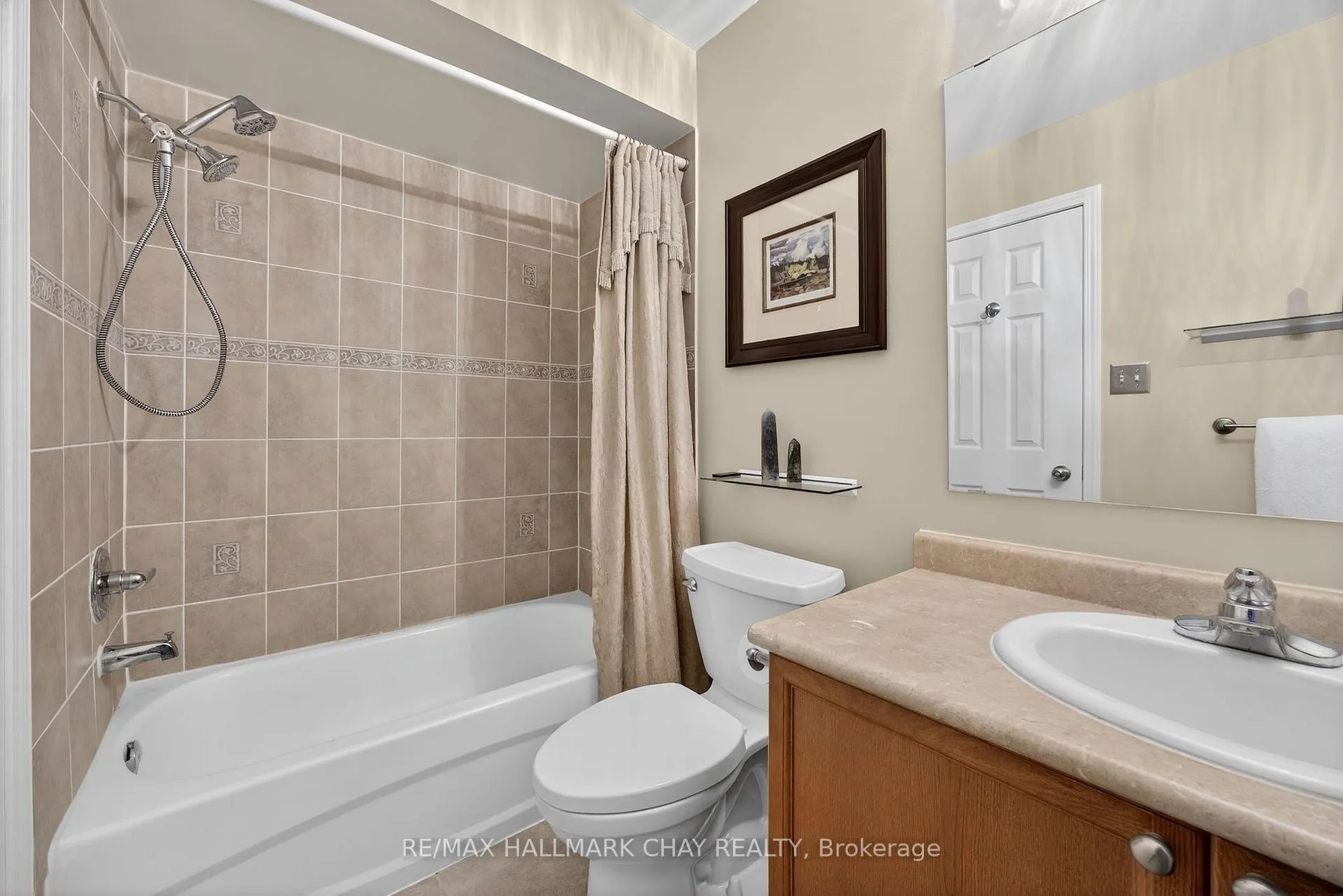 Photo 15 of 41 Winchester Terrace, Barrie, Rural Barrie Southeast — HOMEH