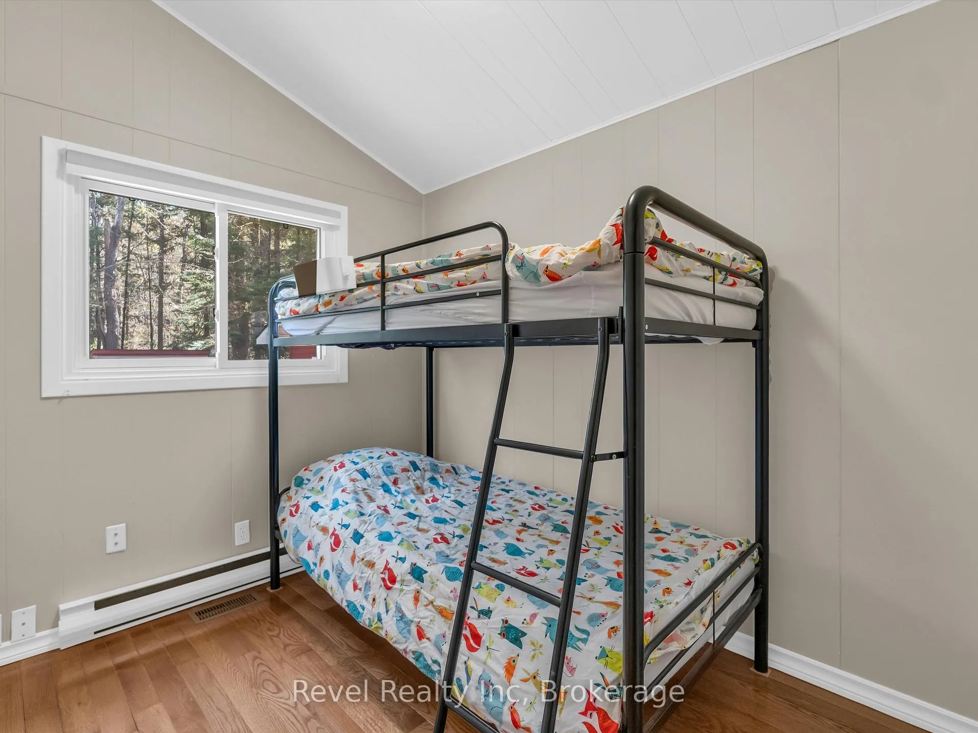 Photo 15 of 1234 Miriam Drive, Bracebridge, Oakley — HOMEH