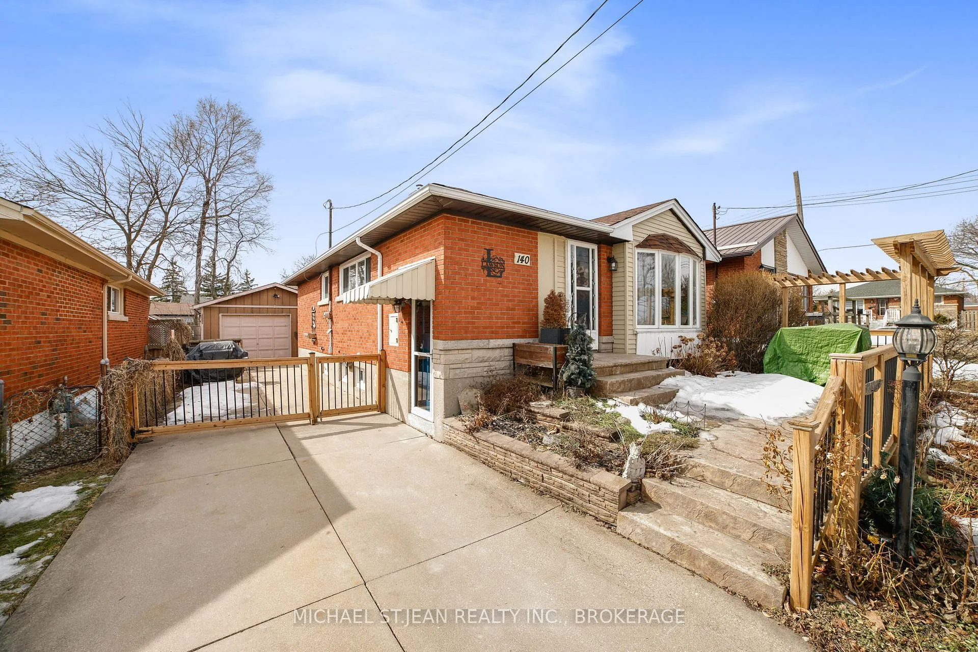 Photo 2 of 140 Burkholder Drive, Hamilton, Burkholme — HOMEH