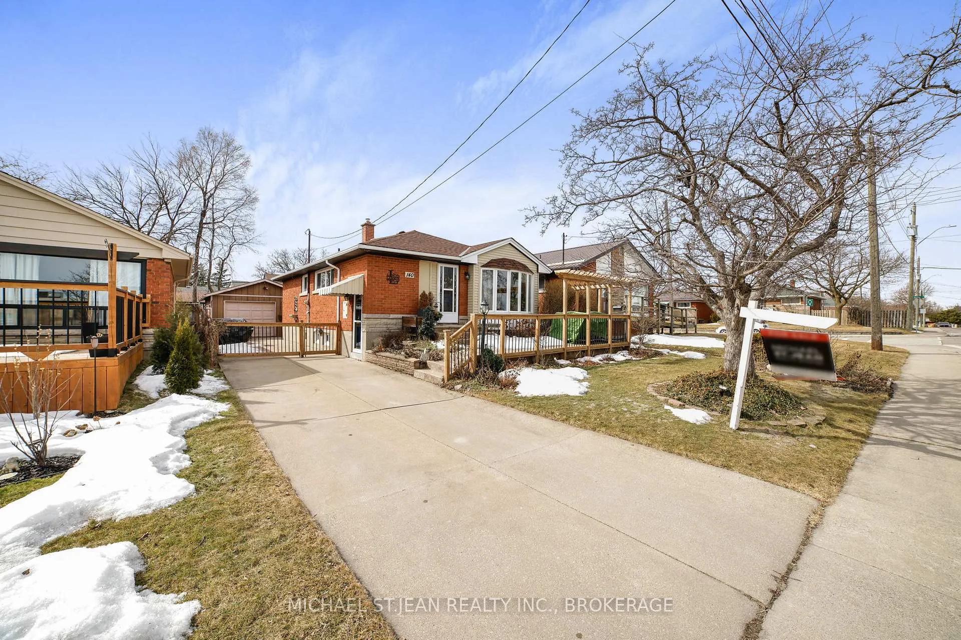 Photo 3 of 140 Burkholder Drive, Hamilton, Burkholme — HOMEH