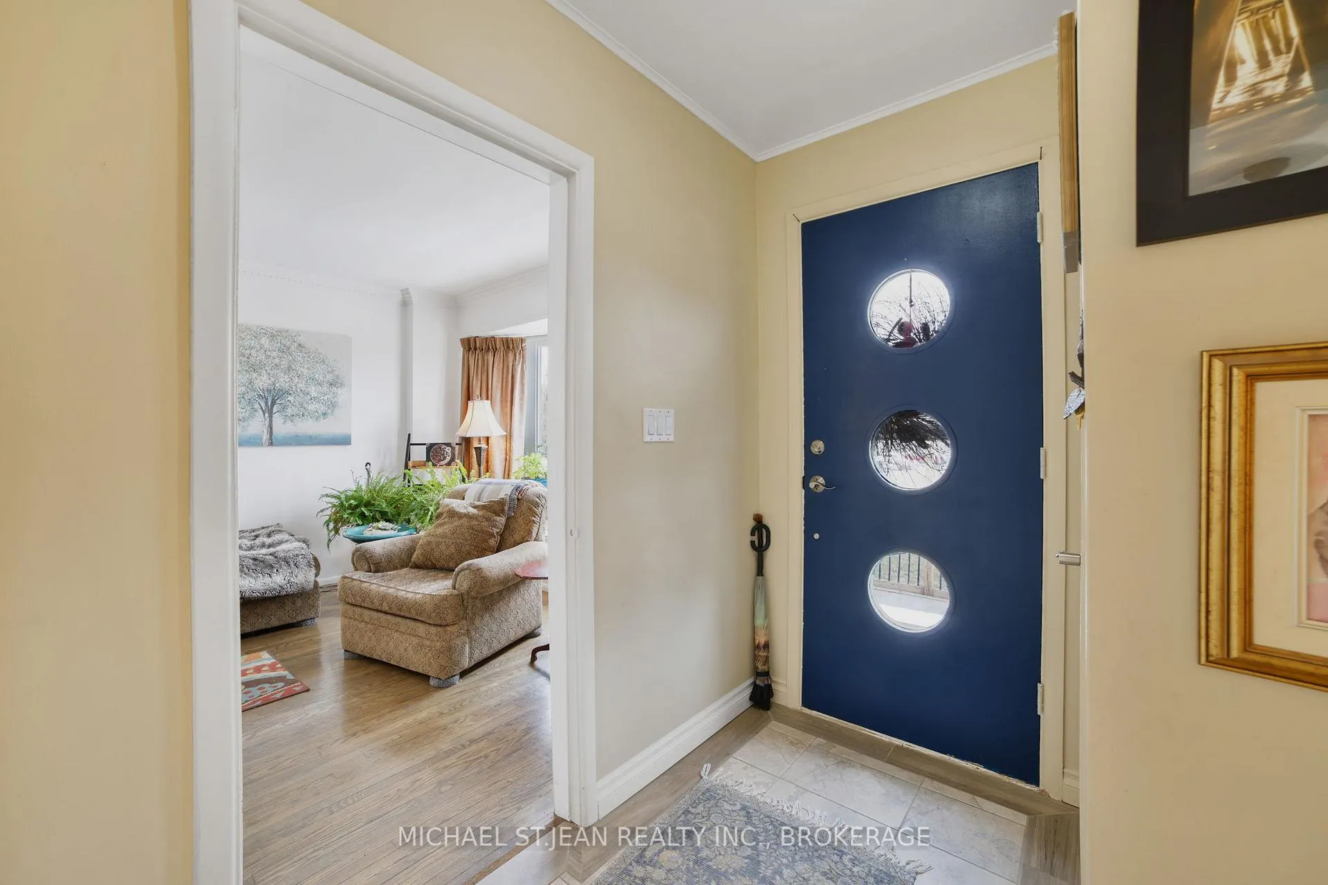 Photo 6 of 140 Burkholder Drive, Hamilton, Burkholme — HOMEH