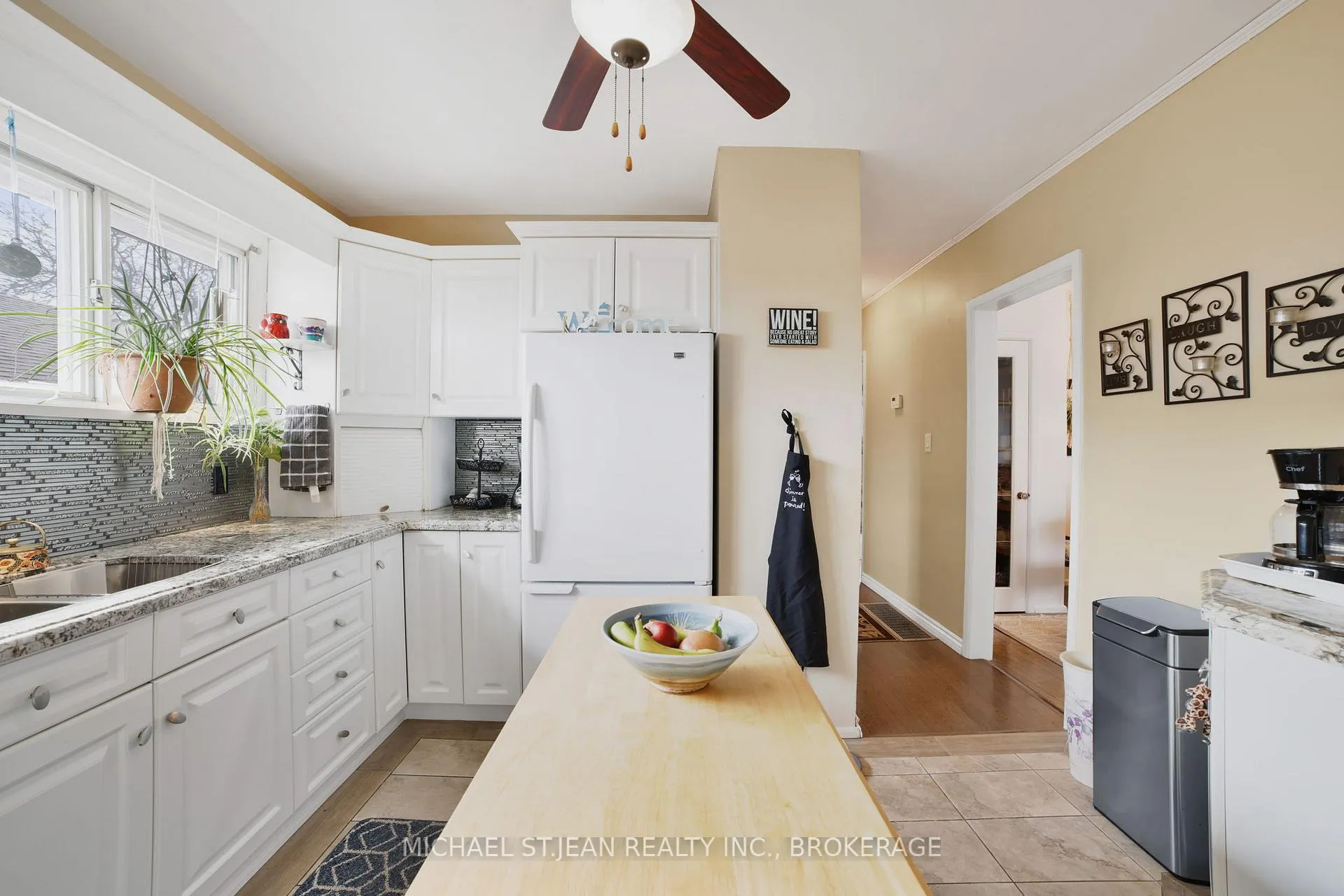 Photo 14 of 140 Burkholder Drive, Hamilton, Burkholme — HOMEH