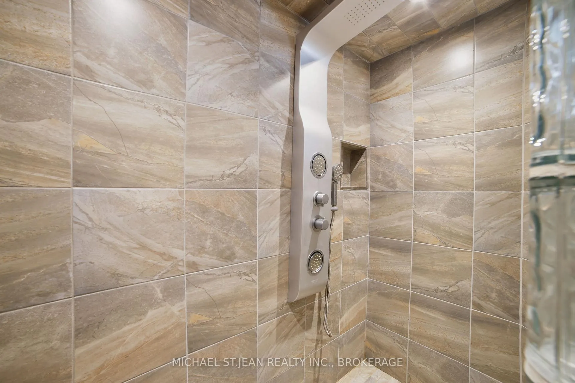 Photo 25 of 140 Burkholder Drive, Hamilton, Burkholme — HOMEH