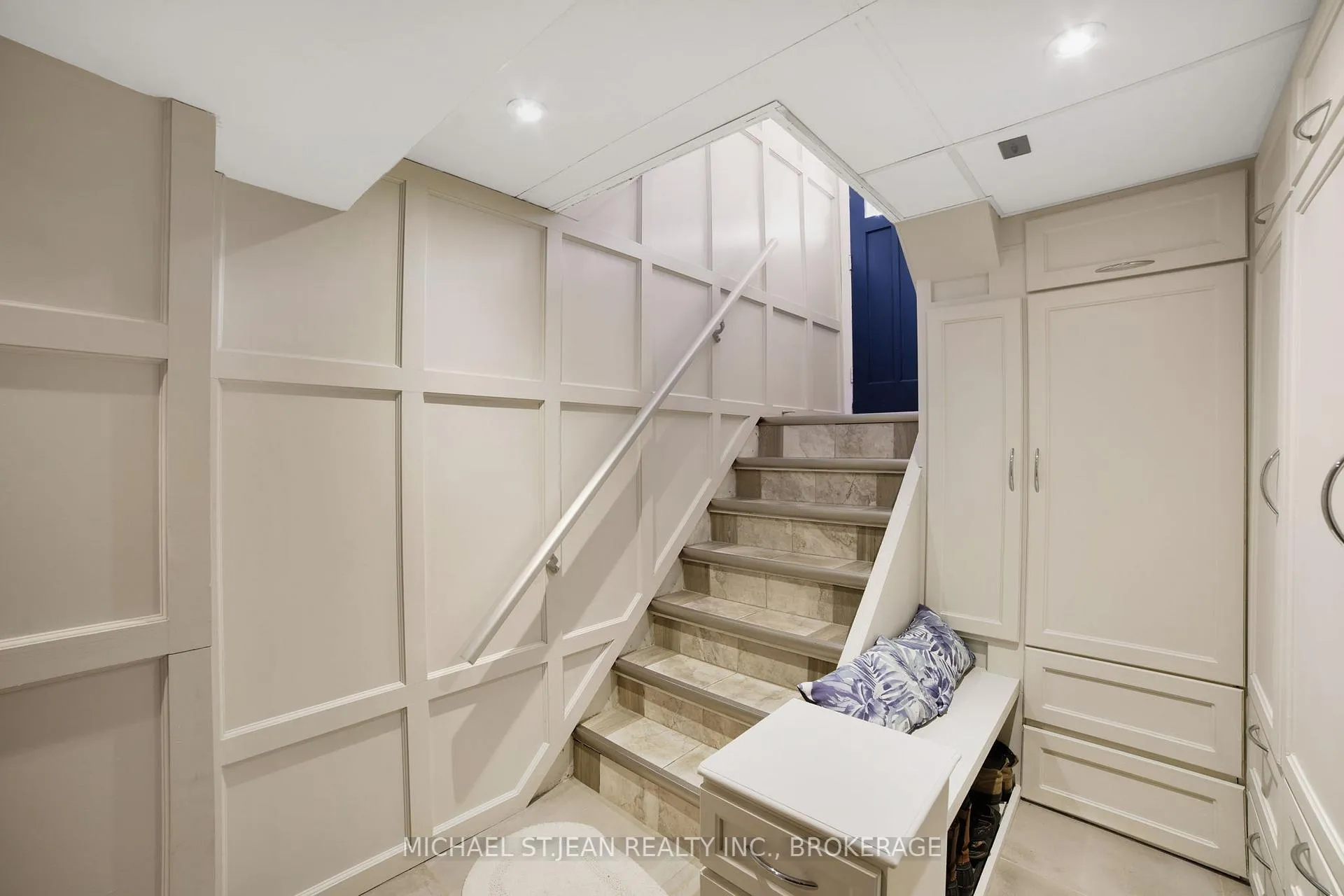 Photo 27 of 140 Burkholder Drive, Hamilton, Burkholme — HOMEH