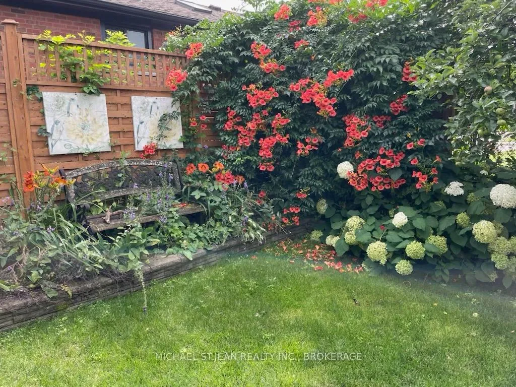 Photo 39 of 140 Burkholder Drive, Hamilton, Burkholme — HOMEH