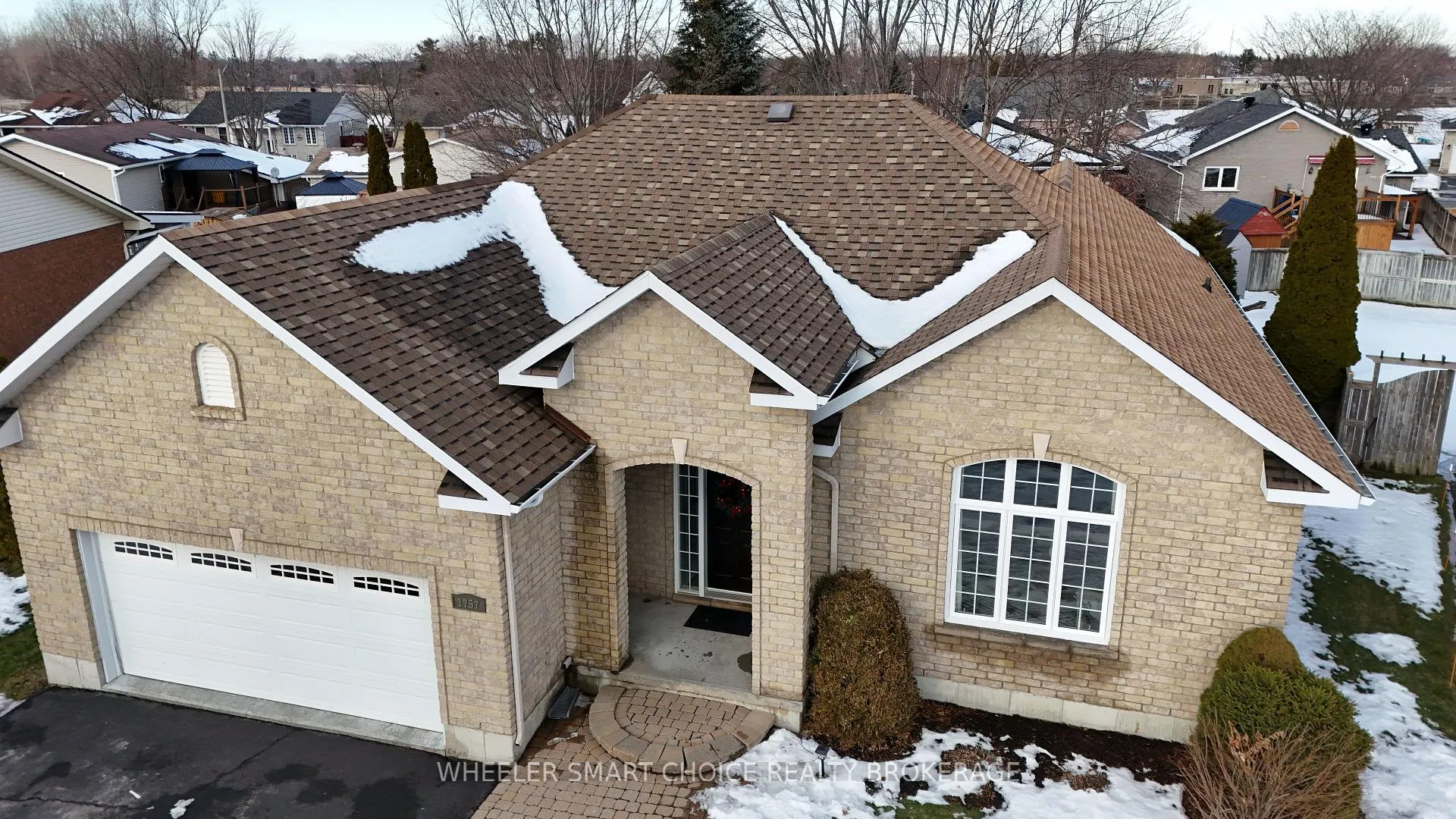 Photo 2 of 1757 MacIntyre Avenue, Cornwall — HOMEH