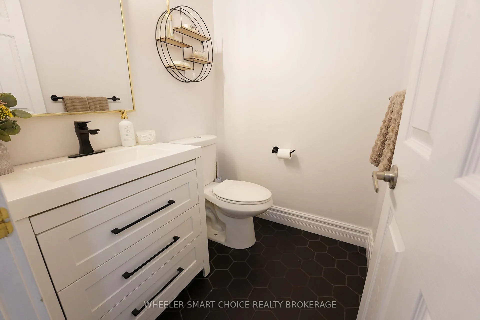 Photo 23 of 1757 MacIntyre Avenue, Cornwall — HOMEH