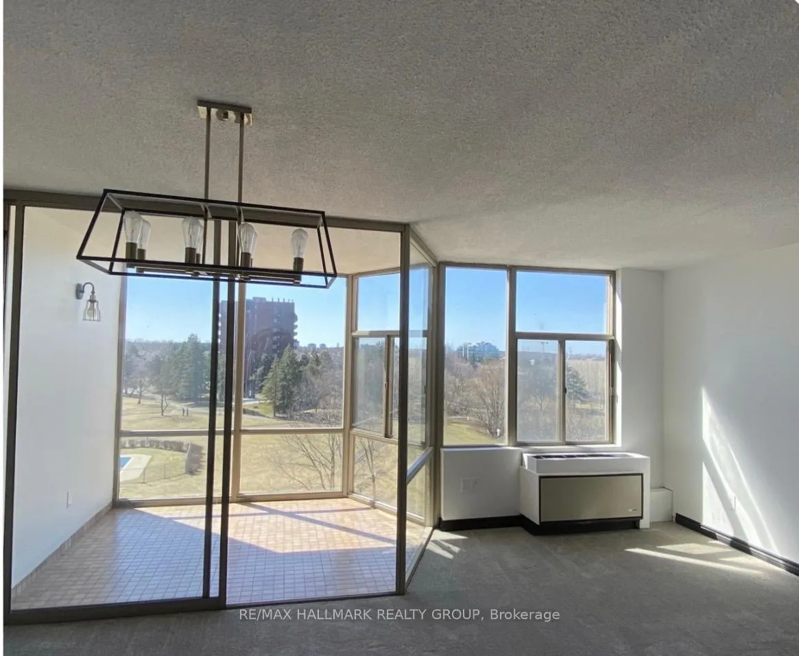 Photo 4 of Unit 508, 2759 Carousel Crescent, Ottawa, Emerald Woods/Sawmill Creek — HOMEH